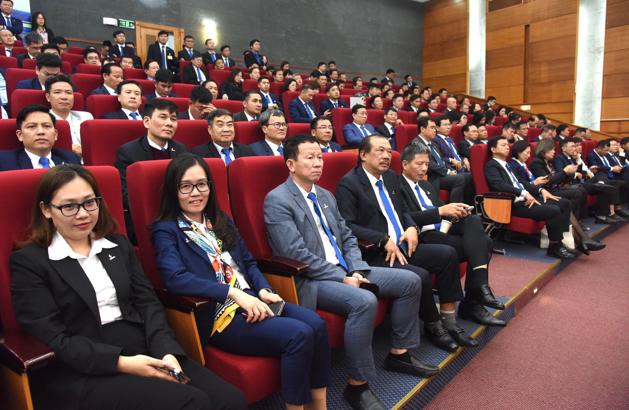 Các đại biểu tham dự hội nghị.