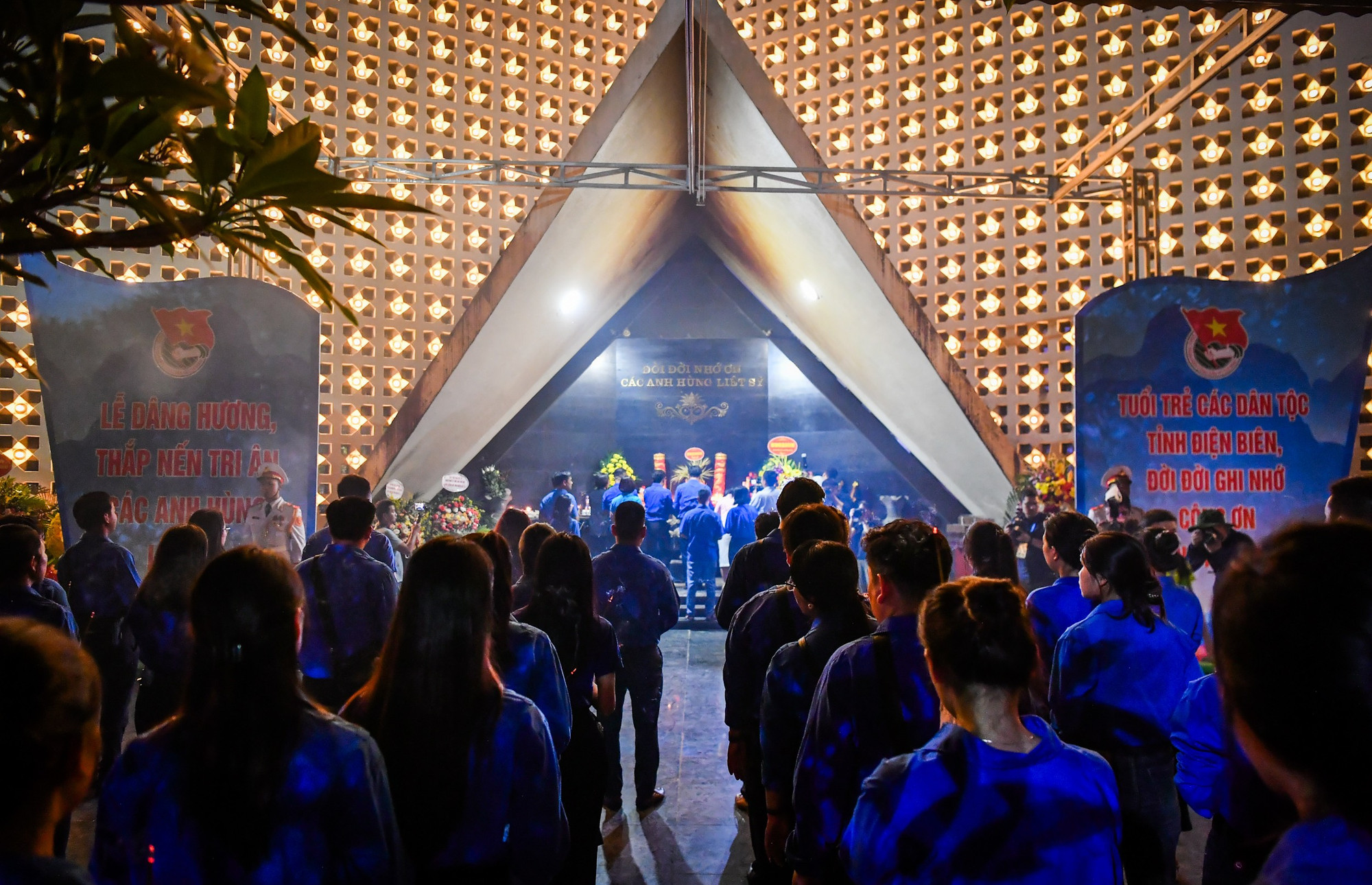 Điếu văn của Đoàn Thanh niên Cộng sản Hồ Chí Minh tỉnh Điện Biên tại buổi lễ khẳng định, chiến thắng lịch sử Điện Biên Phủ mãi mãi là bản anh hùng ca bất diệt, ghi vào lịch sử của dân tộc những trang sử vàng chói lọi, tăng thêm niềm tự hào dân tộc, niềm tin tưởng tuyệt đối vào sự lãnh đạo của Đảng do Chủ tịch Hồ Chí Minh sáng lập và rèn luyện. Qua đó, cổ vũ toàn Đảng, toàn dân, toàn quân một lòng chiến đấu dưới lá cờ vẻ vang của Đảng, vì nền độc lập, tự do của Tổ quốc, hạnh phúc của nhân dân.