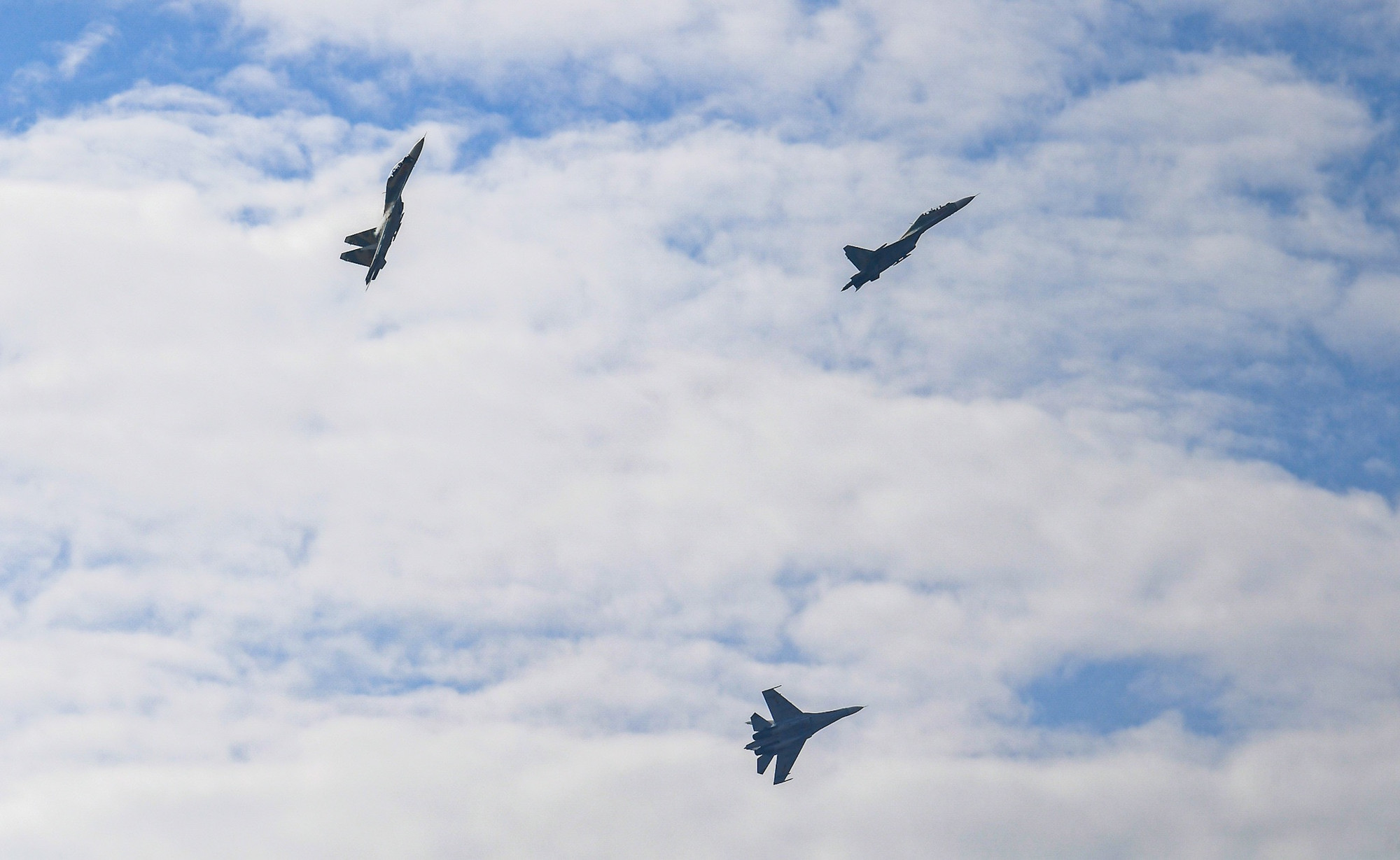 Màn trình diễn mãn nhãn của lực lượng Không quân Việt Nam tại lễ khai mạc. Màn trình diễn mãn nhãn của lực lượng Không quân Việt Nam tại lễ khai mạc.