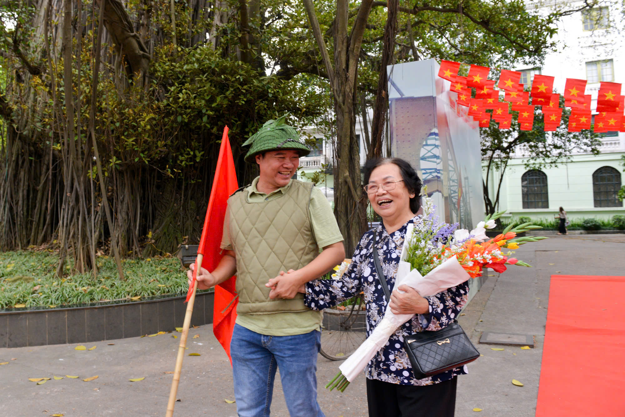 [Ảnh] Hàng nghìn người tham quan Triển lãm tương tác Cột cờ Hà Nội ảnh 18