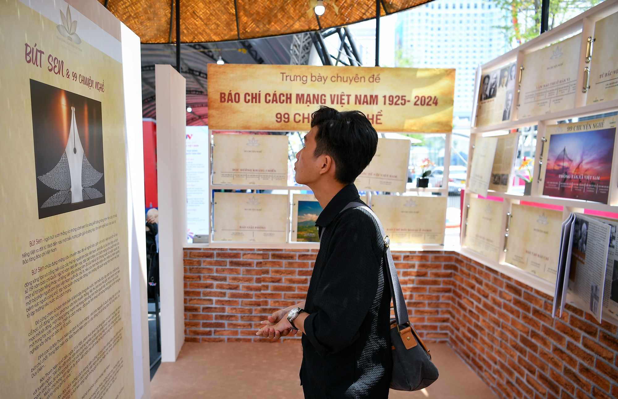 Thông qua các câu chuyện được kể, báo chí cách mạng hiện lên là một lực lượng mang sứ mệnh chiến đấu vì độc lập tự do, vì phồn vinh và hạnh phúc, vì tương lai của dân tộc. Một nền báo chí đã trải qua những giai đoạn lịch sử máu và hoa, hơn 500 nhà báo đã ngã xuống trong các cuộc chiến tranh, hàng chục nghìn nhà báo đang tiếp tục sát cánh bên nhau và cùng xây đắp sự nghiệp cầm bút vinh quang.