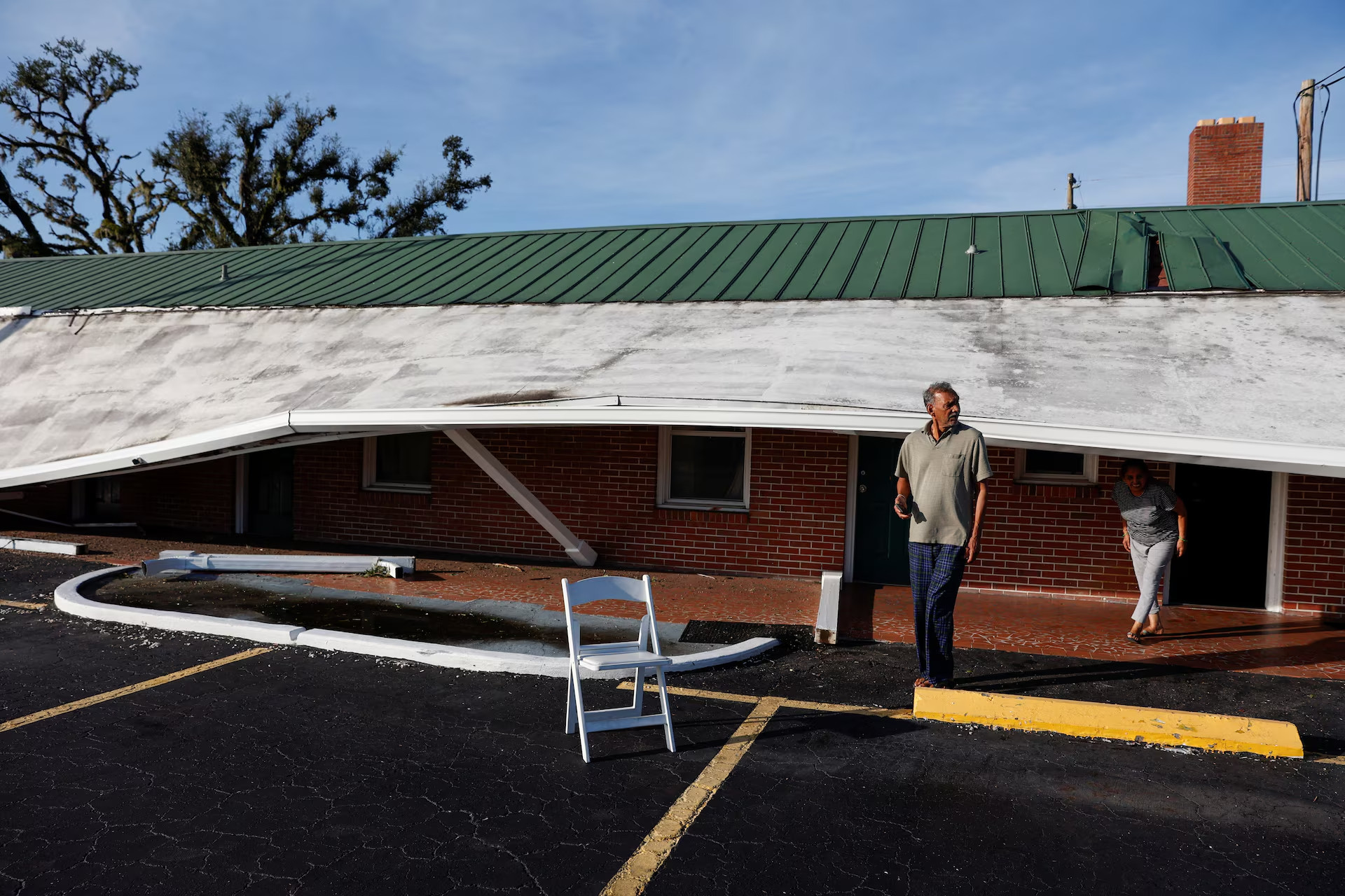 Bão Helene cũng khiến nhiều ngôi nhà bị đổ sập và hư hại nặng. (Ảnh: REUTERS)