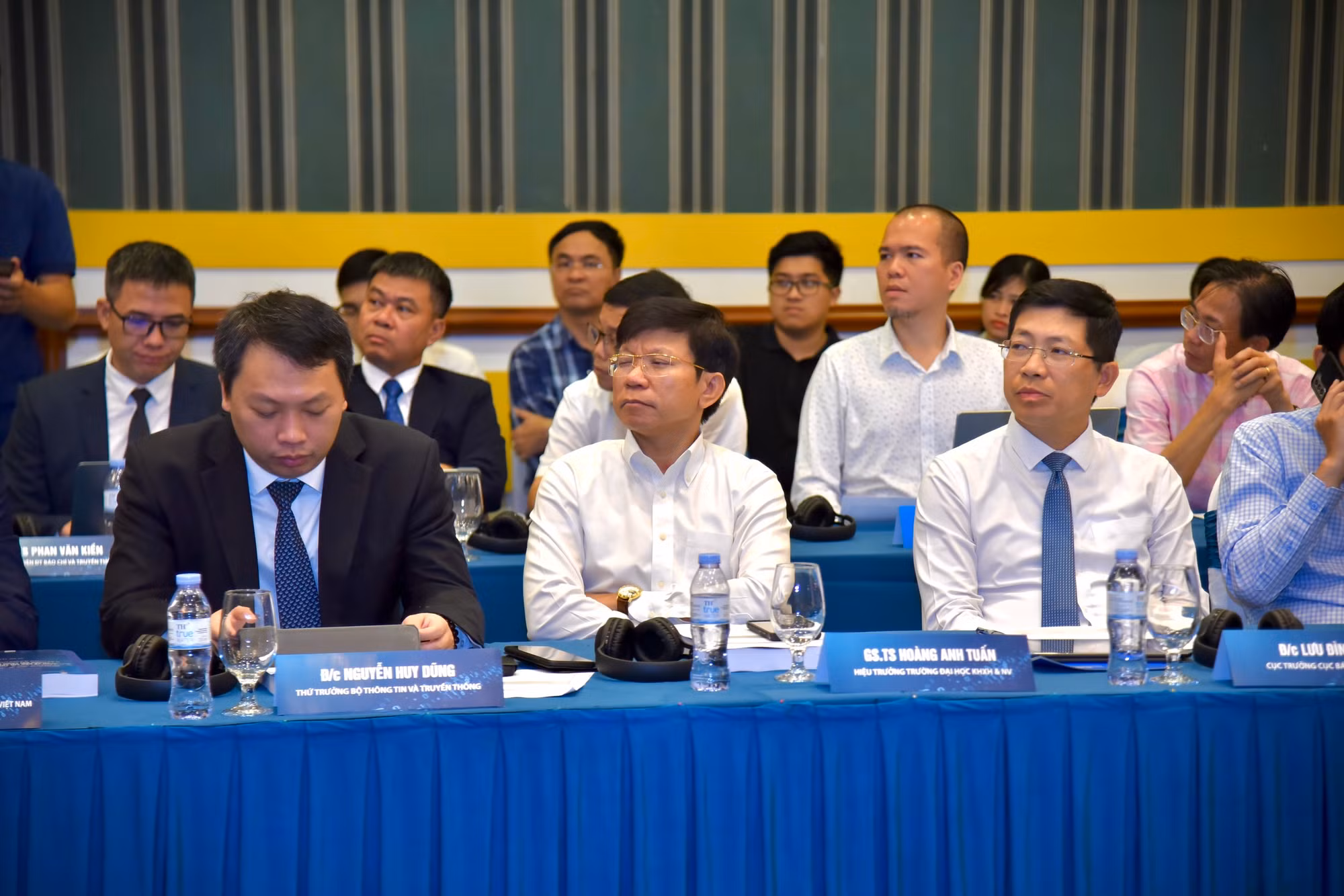 Các đại biểu tham dự Hội thảo.