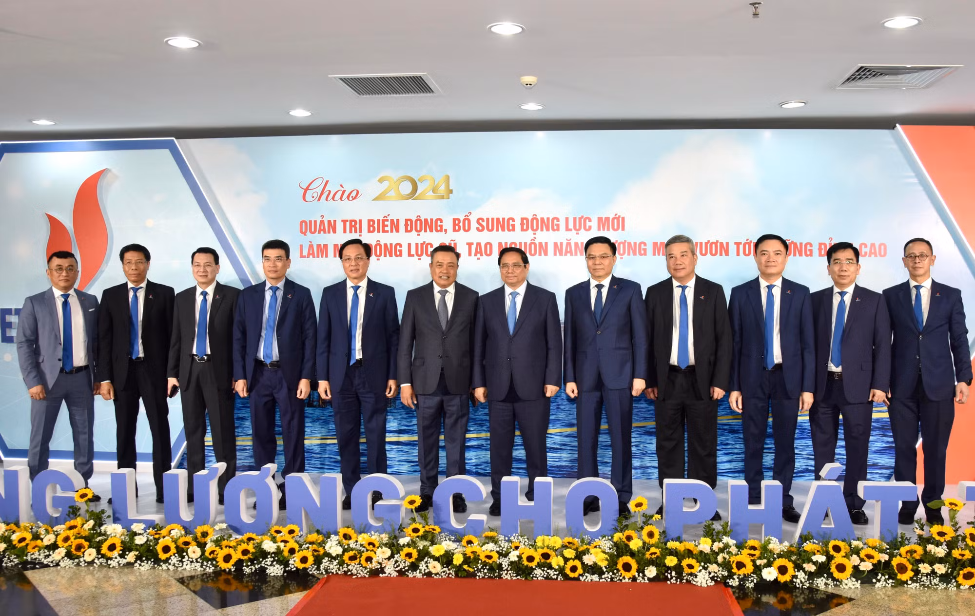 Thủ tướng Phạm Minh Chính và các đại biểu tham dự Hội nghị triển khai nhiệm vụ ngành dầu khí năm 2024.