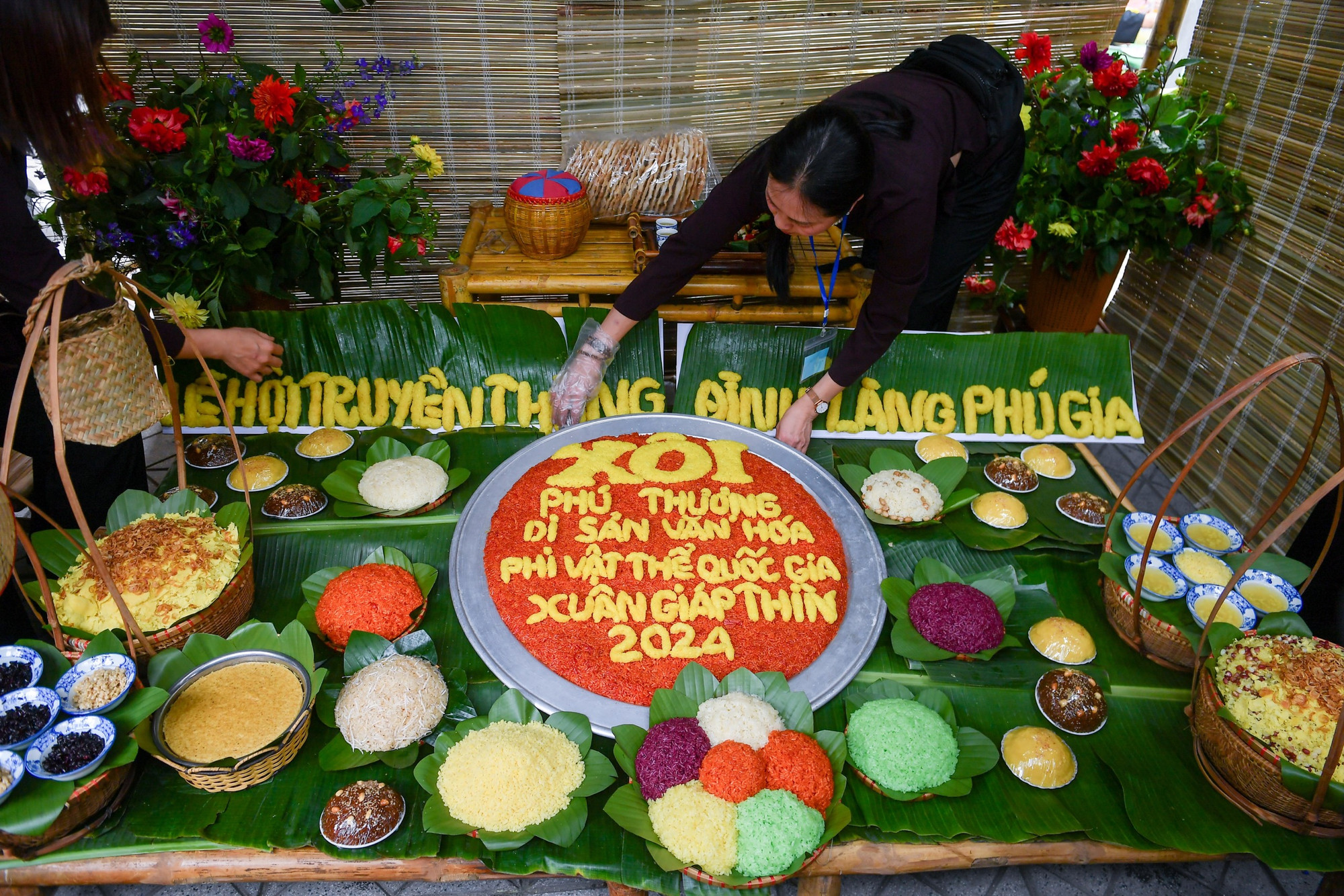 Sản phẩm dự thi tại lễ hội xôi truyền thống Phú Thượng. Sản phẩm dự thi tại lễ hội xôi truyền thống Phú Thượng.