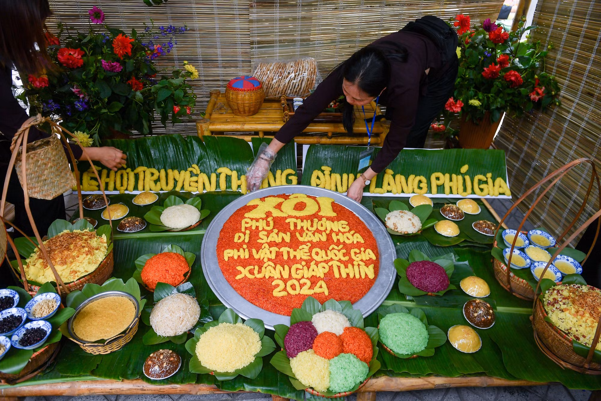 Sản phẩm dự thi tại lễ hội xôi truyền thống Phú Thượng. Sản phẩm dự thi tại lễ hội xôi truyền thống Phú Thượng.