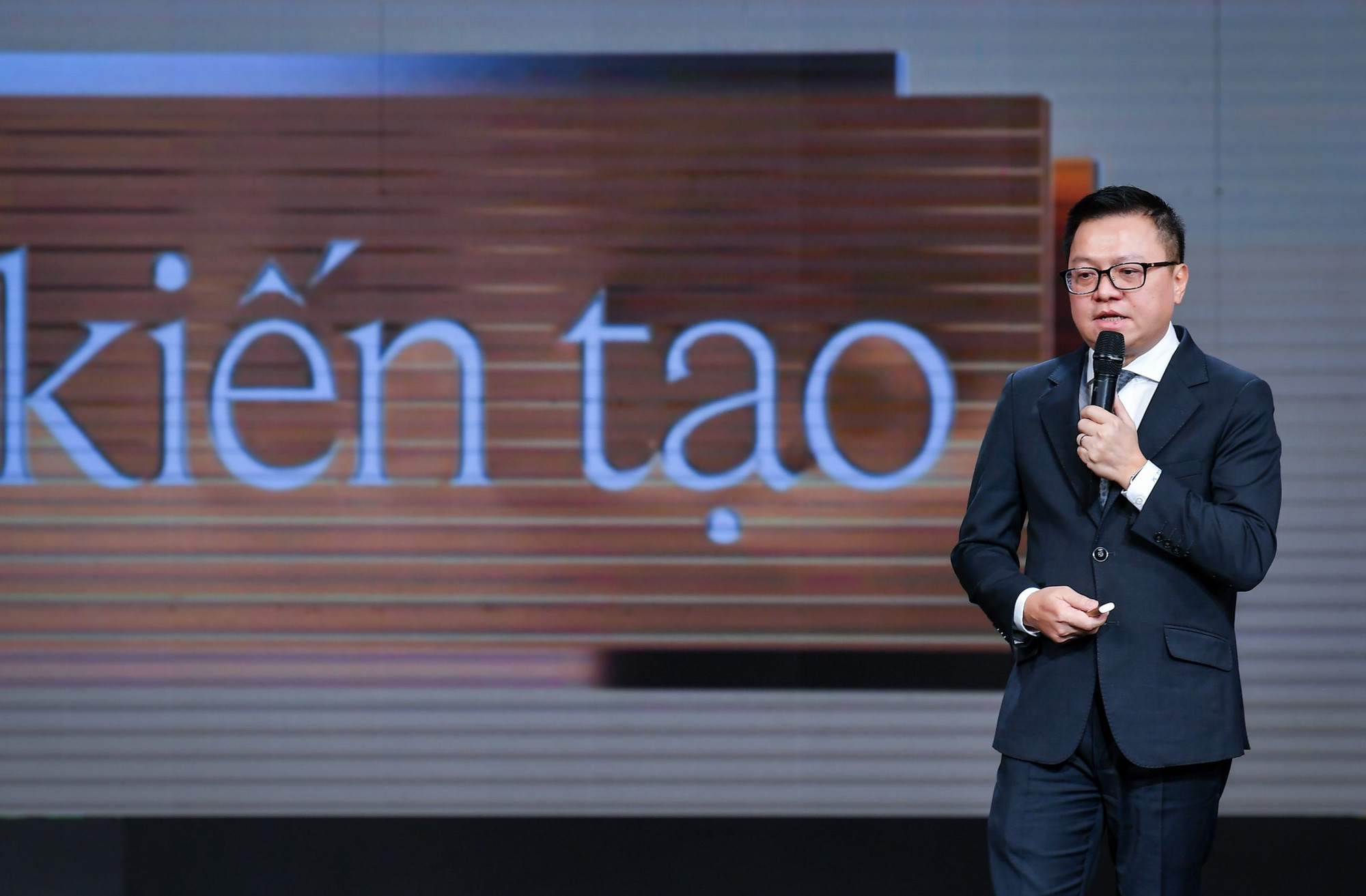 Đồng chí Lê Quốc Minh, Ủy viên Trung ương Đảng, Tổng Biên tập Báo Nhân Dân, Trưởng Ban Tổ chức Giải thưởng Human Act Prize 2024 phát biểu tại Lễ trao giải.