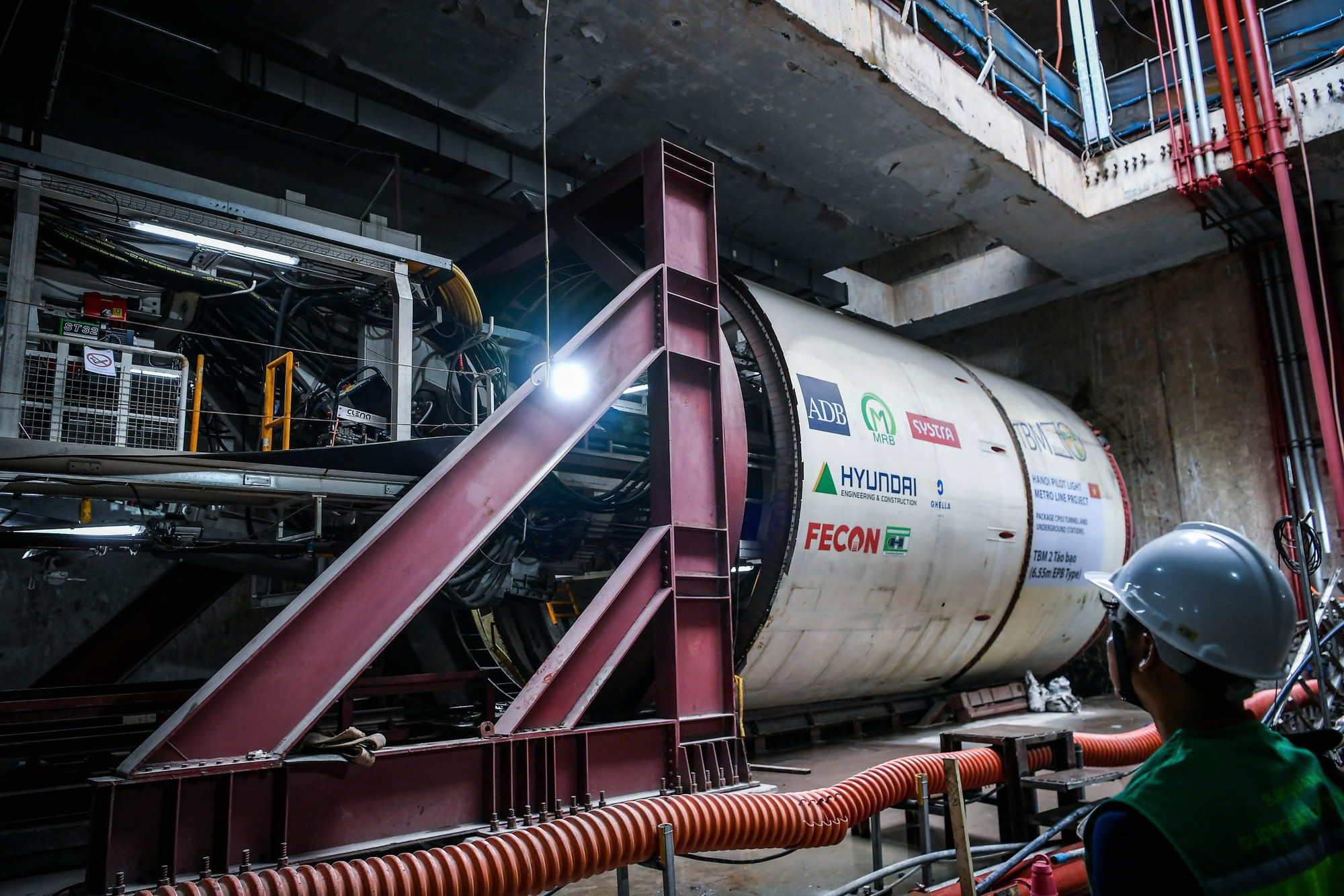 Theo kế hoạch dự kiến, chiếc robot Táo Bạo sẽ bắt đầu khoan hầm thứ 2 vào ngày 30/9 khi chiếc hầm thứ nhất đã hoàn thành 200m.