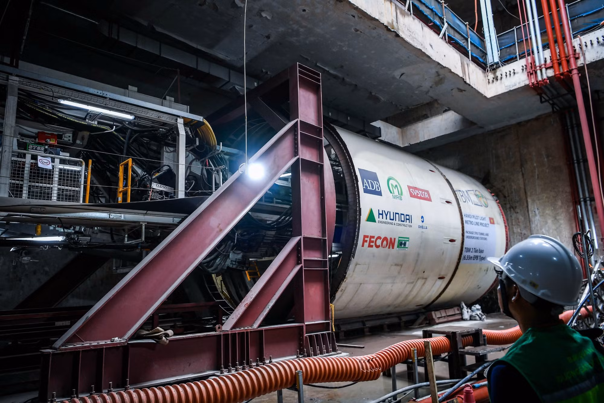 Theo kế hoạch dự kiến, chiếc robot Táo Bạo sẽ bắt đầu khoan hầm thứ 2 vào ngày 30/9 khi chiếc hầm thứ nhất đã hoàn thành 200m.