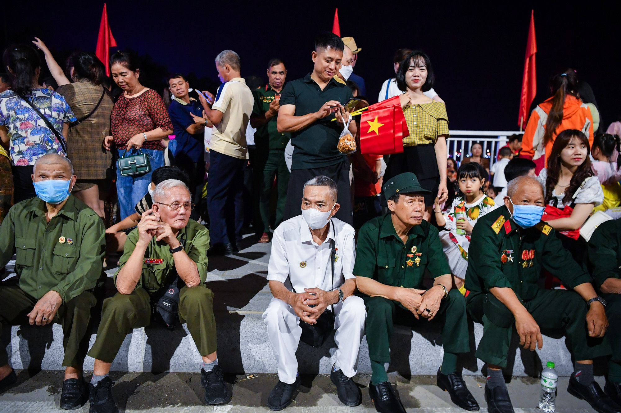 Những cựu chiến binh tới từ khắp nơi trong cả nước cũng hòa mình trong ngày hội chung của Điện Biên.