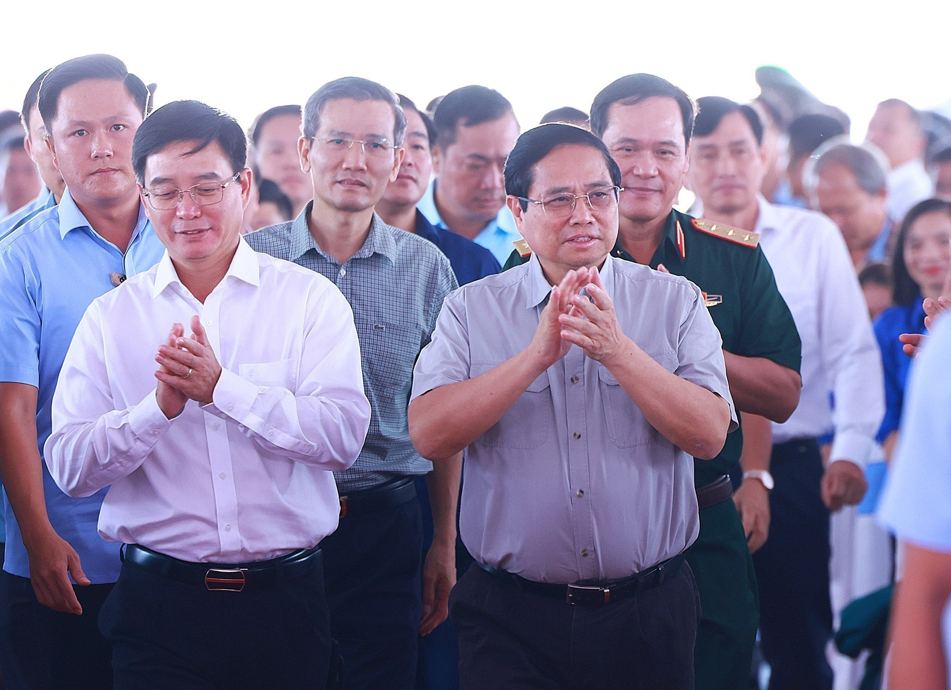 Thủ tướng Phạm Minh Chính đến dự Lễ phát động đợt thi đua cao điểm "500 ngày đêm thi đua hoàn thành 3.000km đường bộ cao tốc".