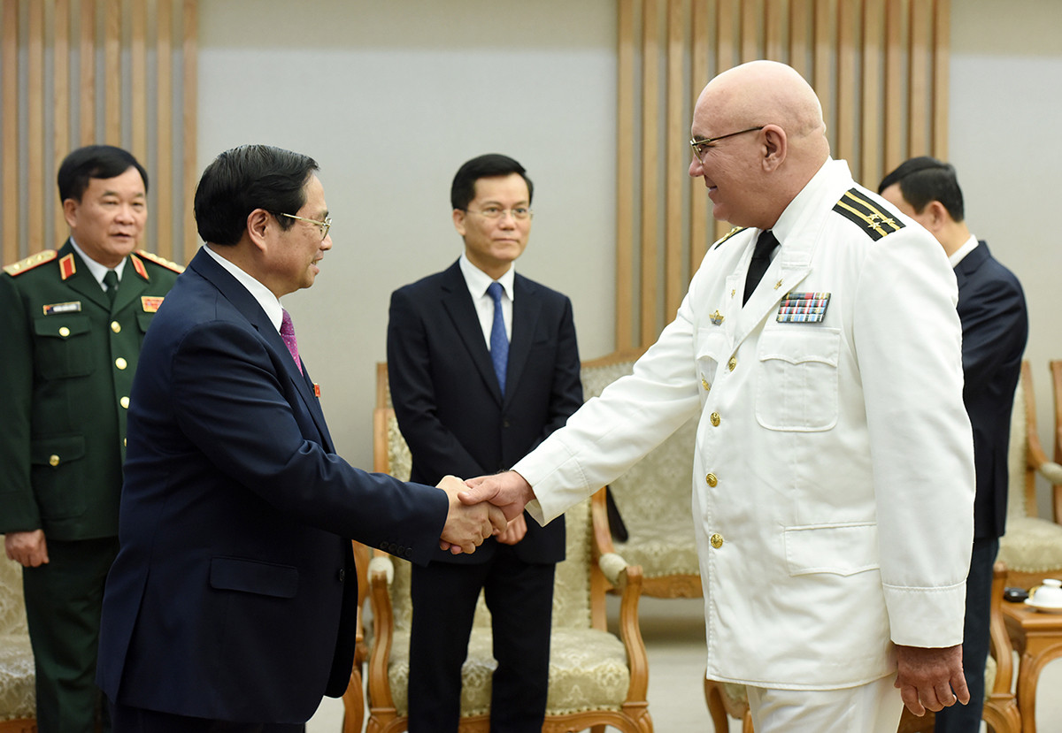 Thủ tướng Phạm Minh Chính đón các thành viên trong đoàn công tác. Thủ tướng Phạm Minh Chính đón các thành viên trong đoàn công tác.