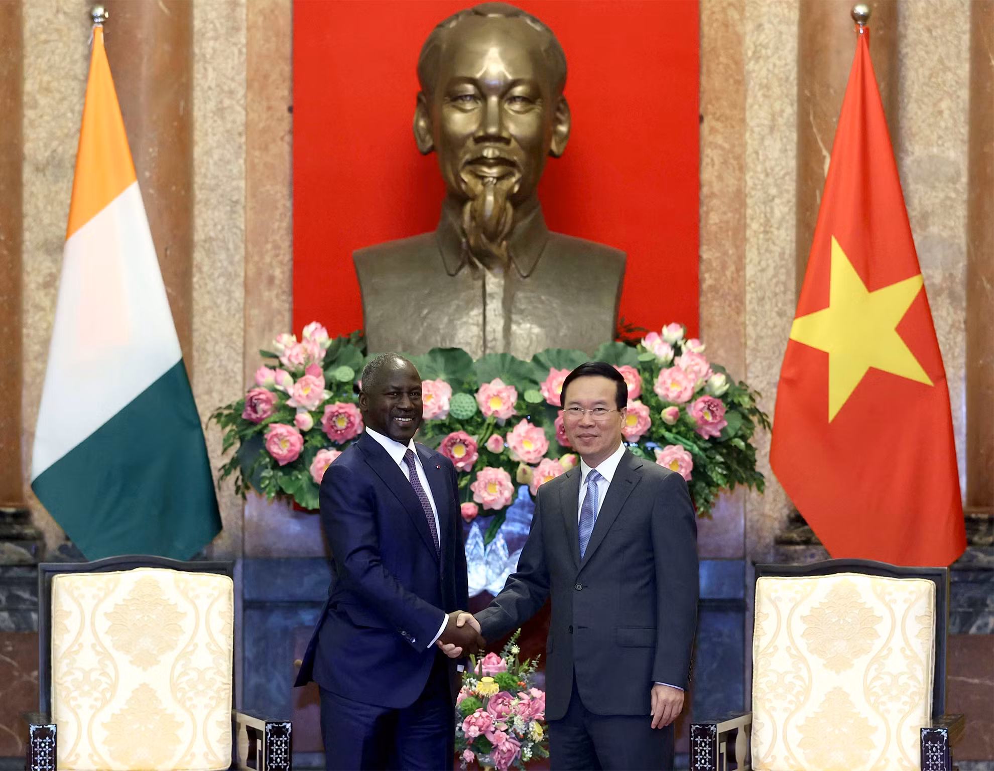 Chủ tịch nước Võ Văn Thưởng tiếp Chủ tịch Quốc hội Bờ Biển Ngà Adama Bictogo.