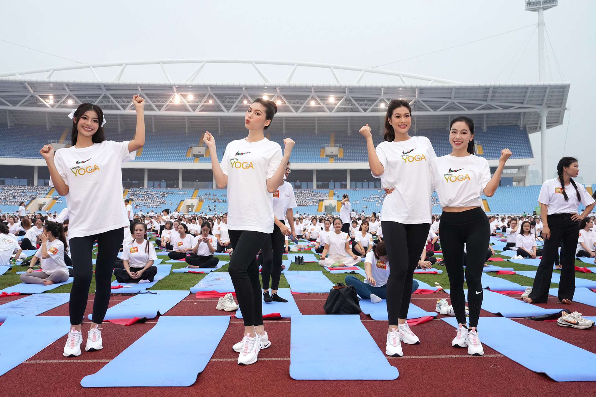 [Ảnh] 5.000 người đồng diễn yoga xếp hình lá cờ Tổ quốc, xác lập kỷ lục Việt Nam ảnh 4