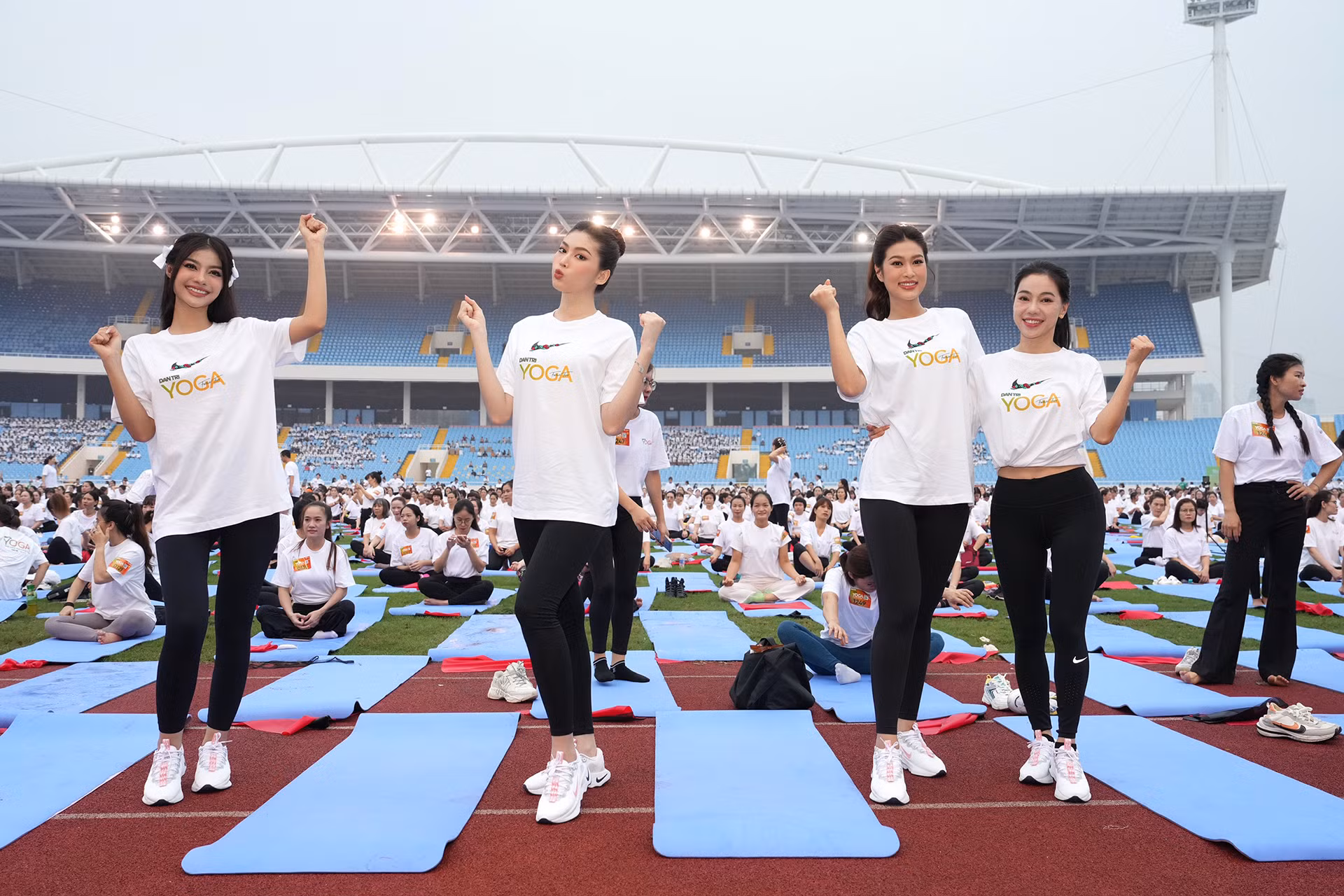 [Ảnh] 5.000 người đồng diễn yoga xếp hình lá cờ Tổ quốc, xác lập kỷ lục Việt Nam ảnh 4