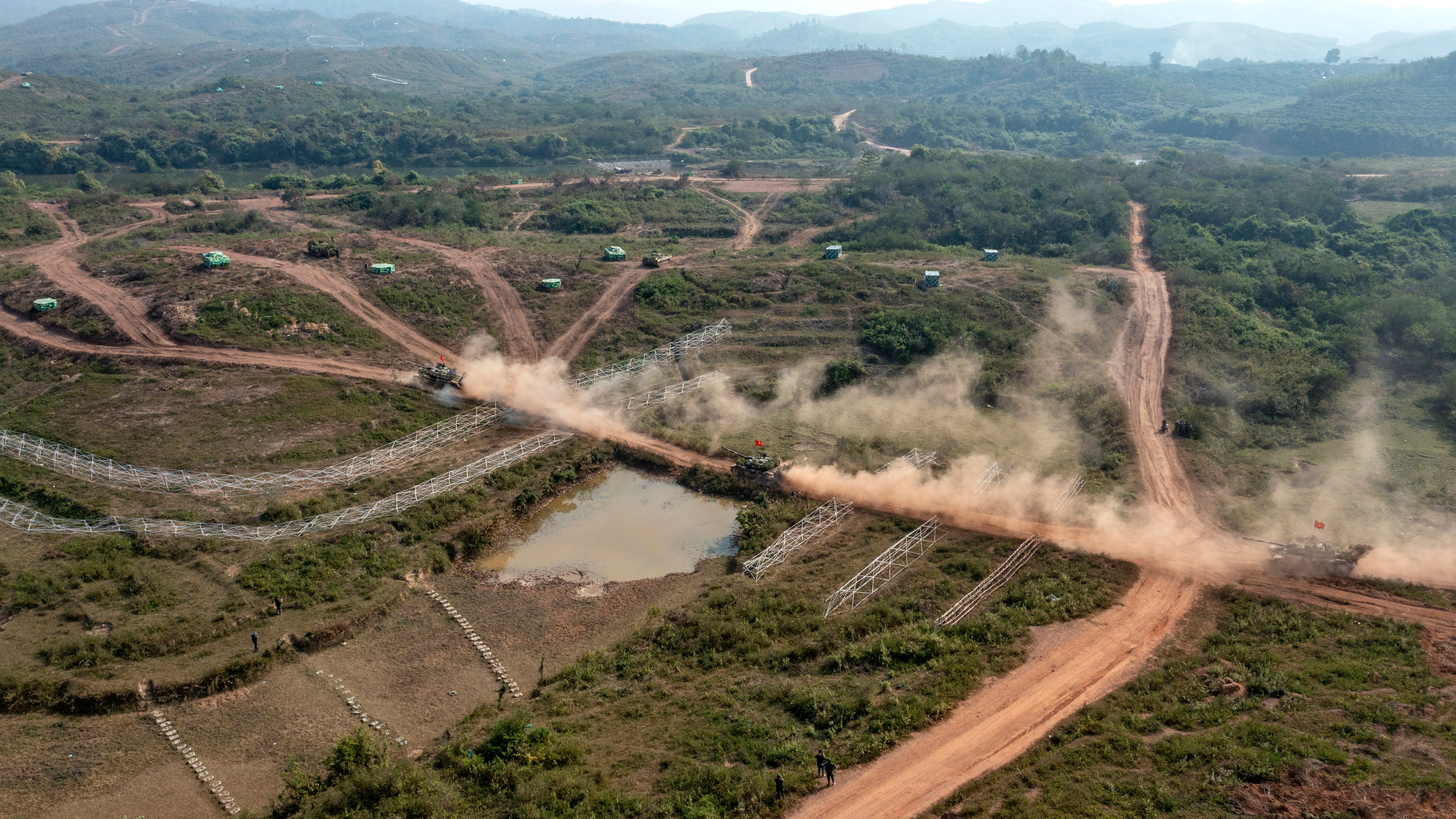 [Ảnh] Một ngày trên thao trường của lữ đoàn xe tăng ảnh 1