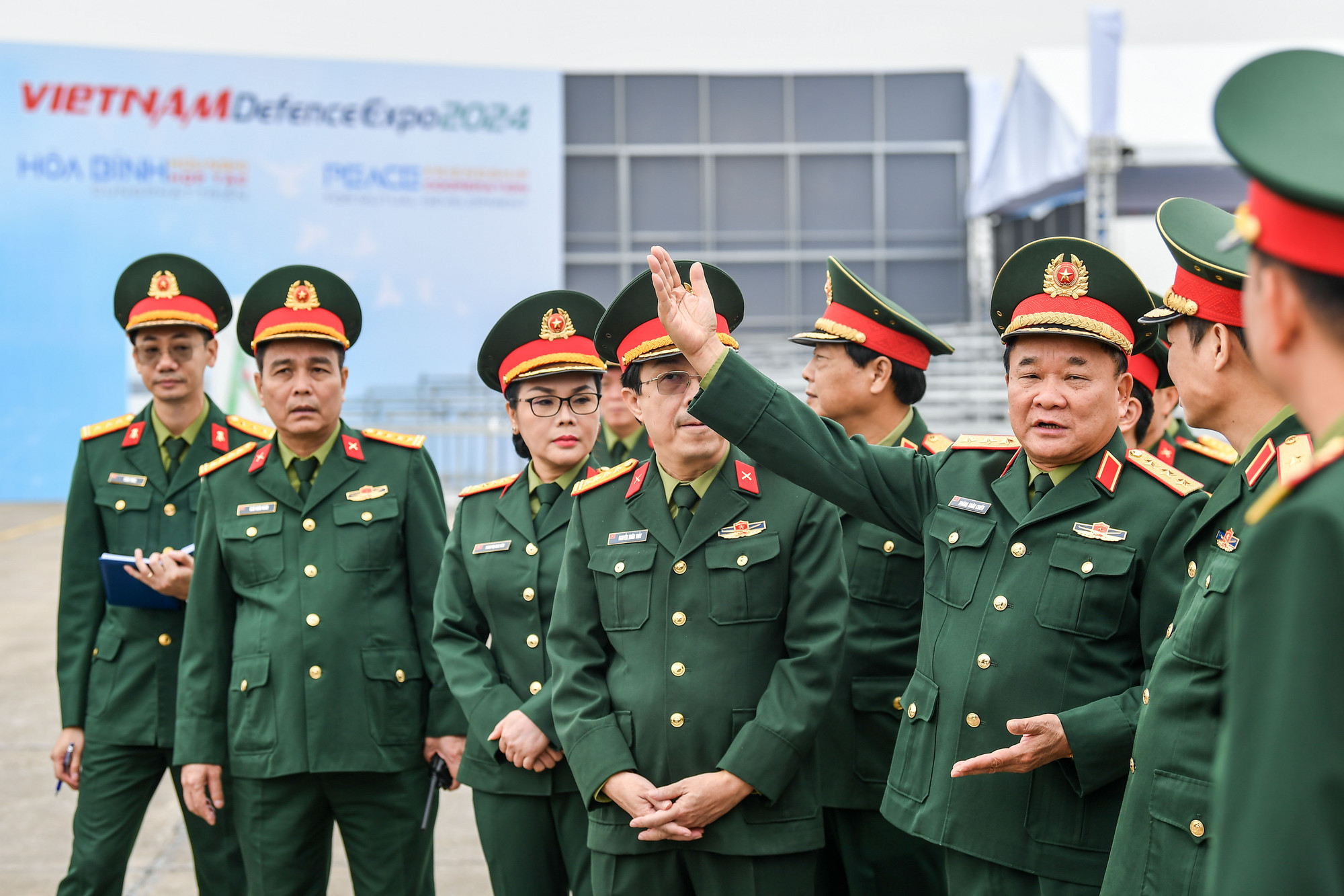 [Ảnh] Đặc công, máy bay, quân khuyển luyện tập cho sự kiện Triển lãm Quốc phòng quốc tế 2024 ảnh 1