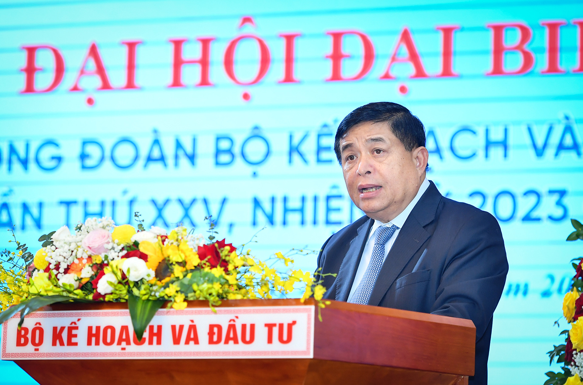 Bộ trưởng Kế hoạch và Đầu tư Nguyễn Chí Dũng phát biểu chỉ đạo tại Đại hội.
