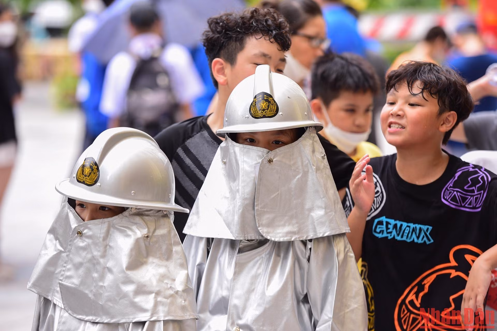 Các cậu ơi, mặc bộ này có nóng không???