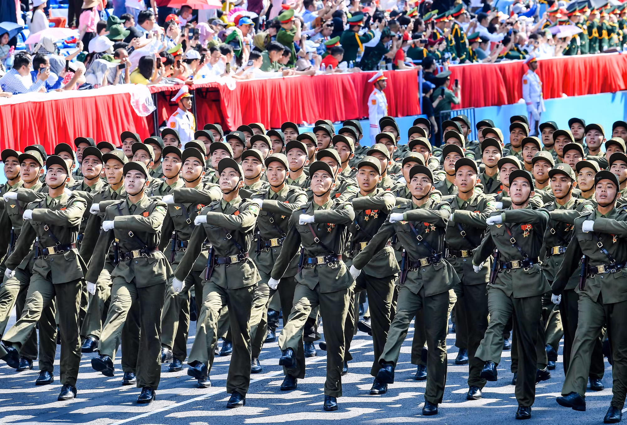 Khối nam lực lượng tham gia bảo vệ an ninh trật tự cơ sở. Khối nam lực lượng tham gia bảo vệ an ninh trật tự cơ sở.