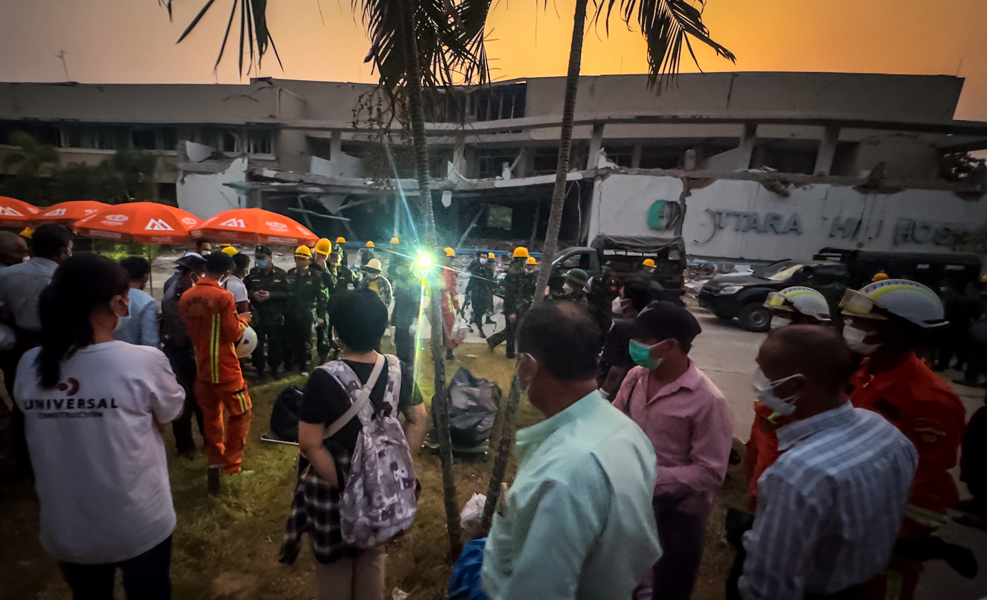 Một buổi tối thật buồn tại Bệnh viện Ottara Thiri (thủ đô Naypyidaw của Myanmar).