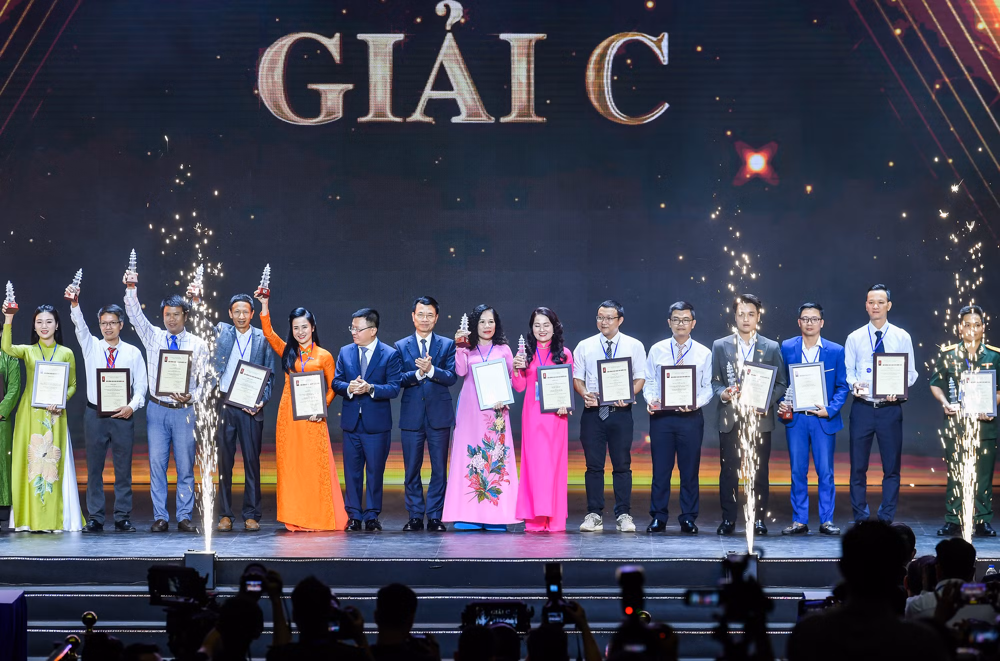 [Ảnh] Lễ trao Giải Báo chí quốc gia lần thứ XVIII: Ấn tượng, hiện đại và sáng tạo ảnh 10