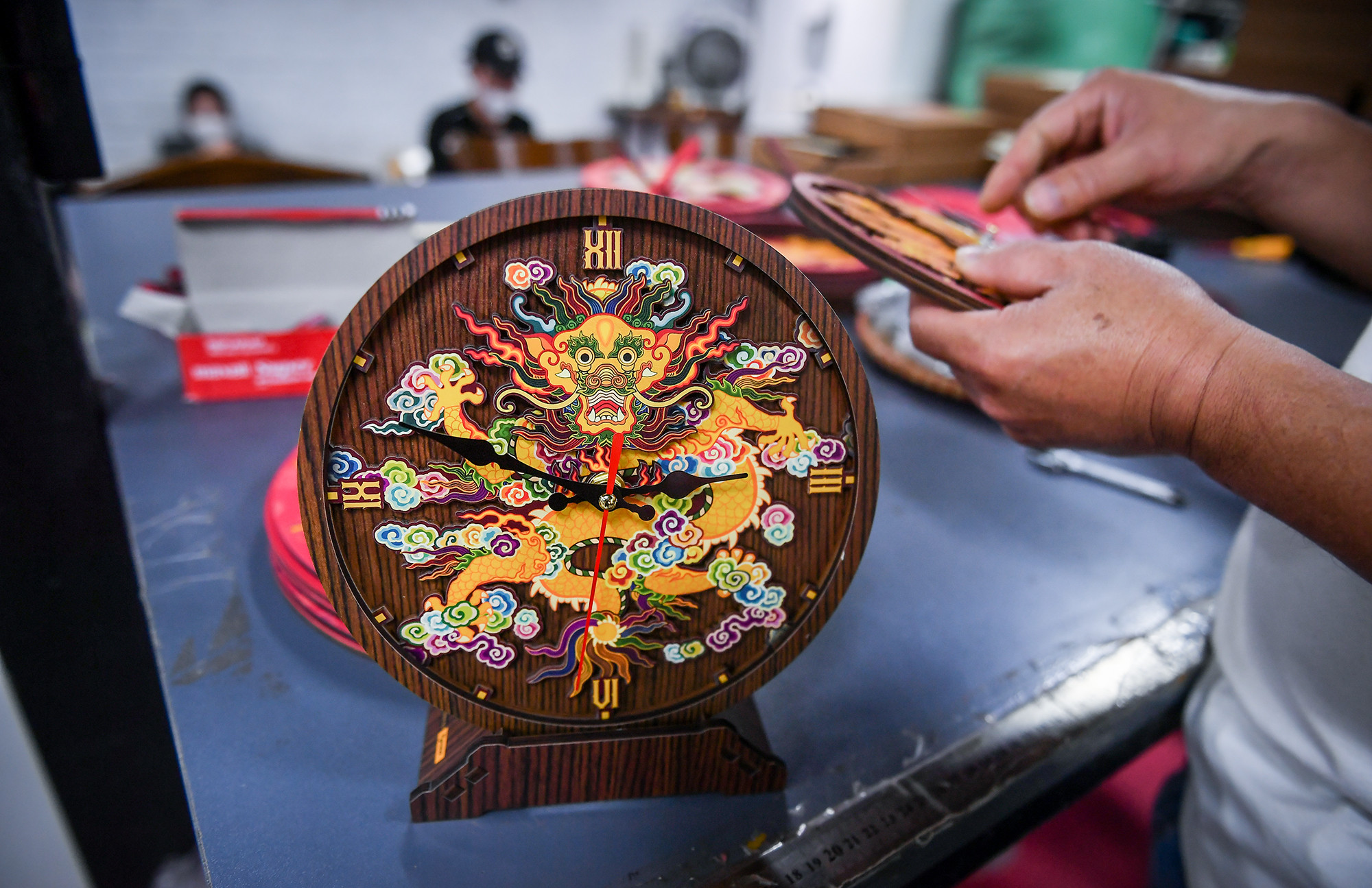 Cận cảnh sản phẩm đồng hồ của Kymviet.