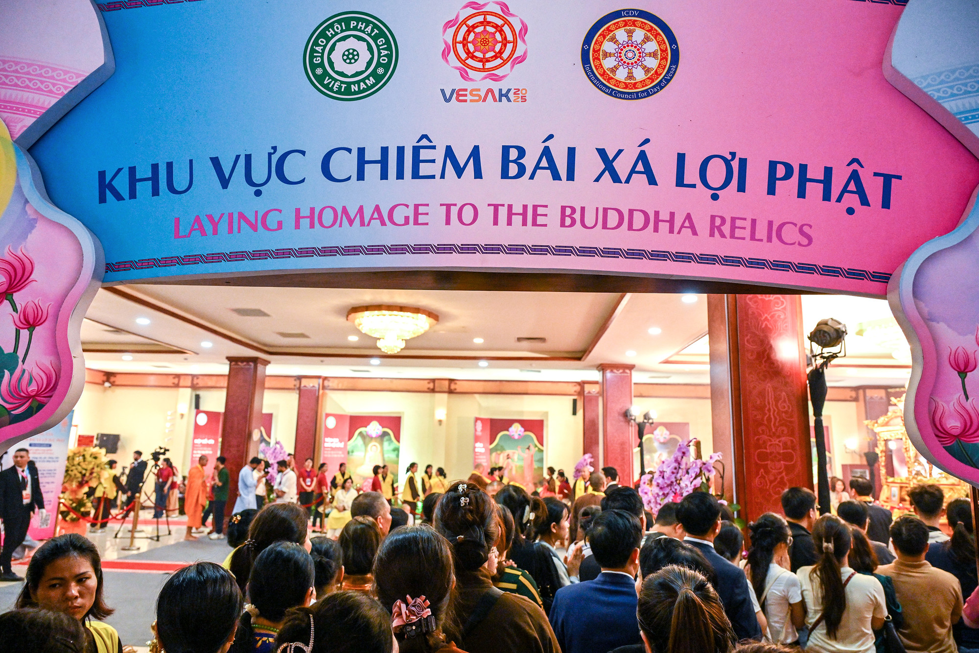 Khu vực chiêm bái xá lợi Phật.