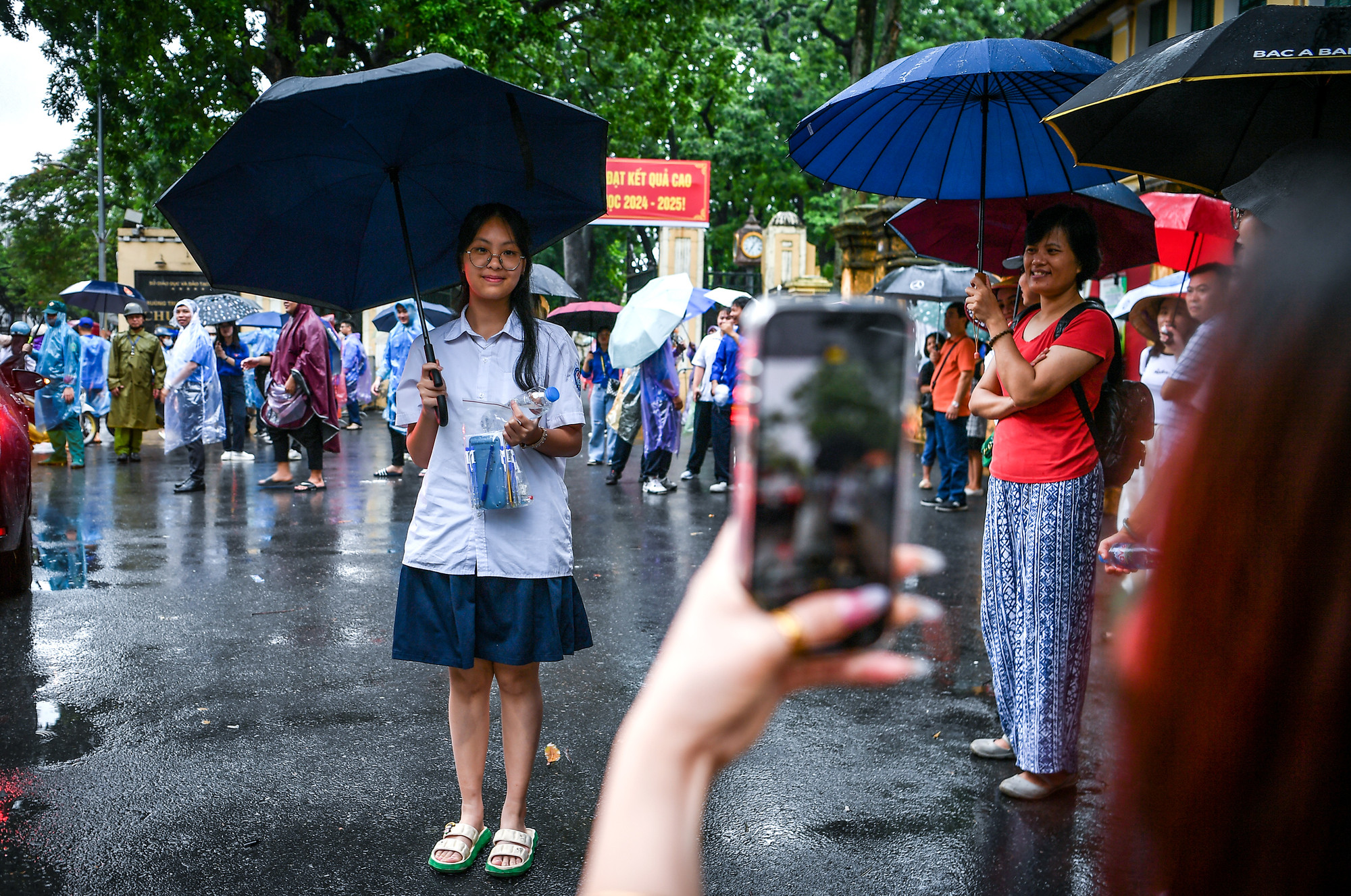 Vẻ tự tin của một nữ sinh trước giờ thi.