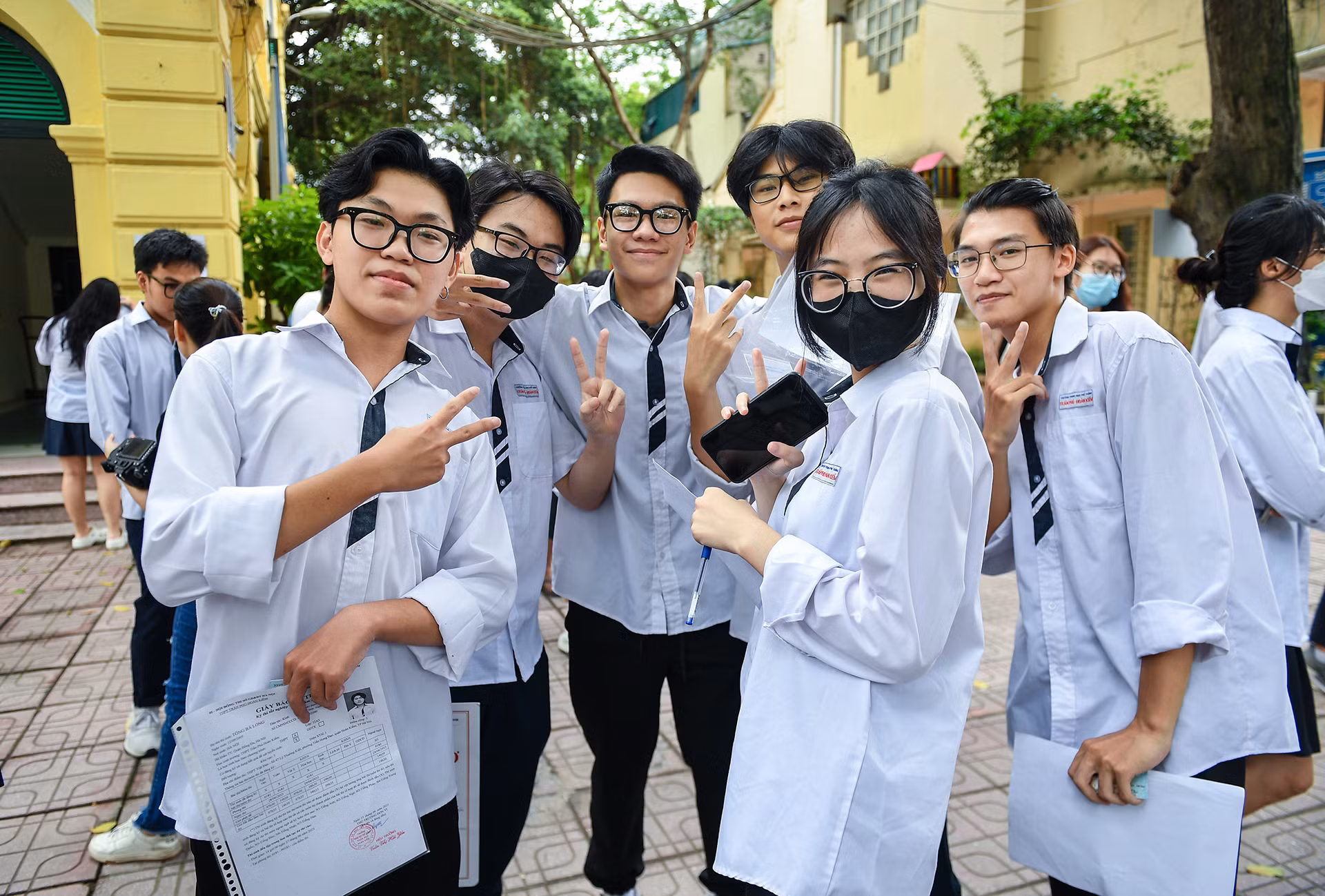 [Ảnh] Nhìn lại những khoảnh khắc đẹp của kỳ thi tốt nghiệp Trung học phổ thông 2023 ảnh 16