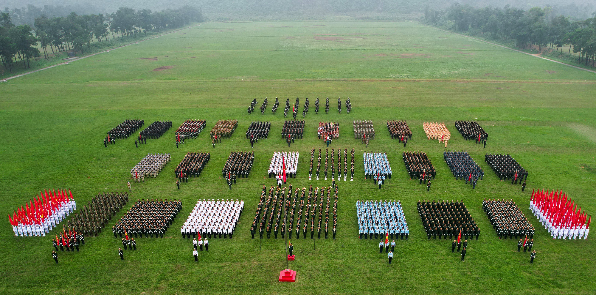 [Ảnh] Hợp luyện diễu binh, diễu hành kỷ niệm 70 năm Chiến thắng Điện Biên Phủ ảnh 16