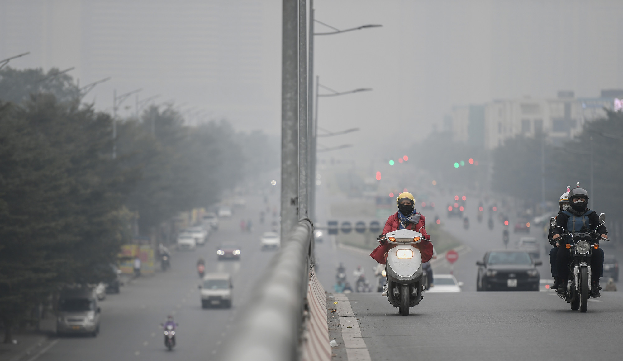 [Ảnh] Thành phố Hà Nội mù sương do ô nhiễm không khí ngày cuối năm ảnh 4