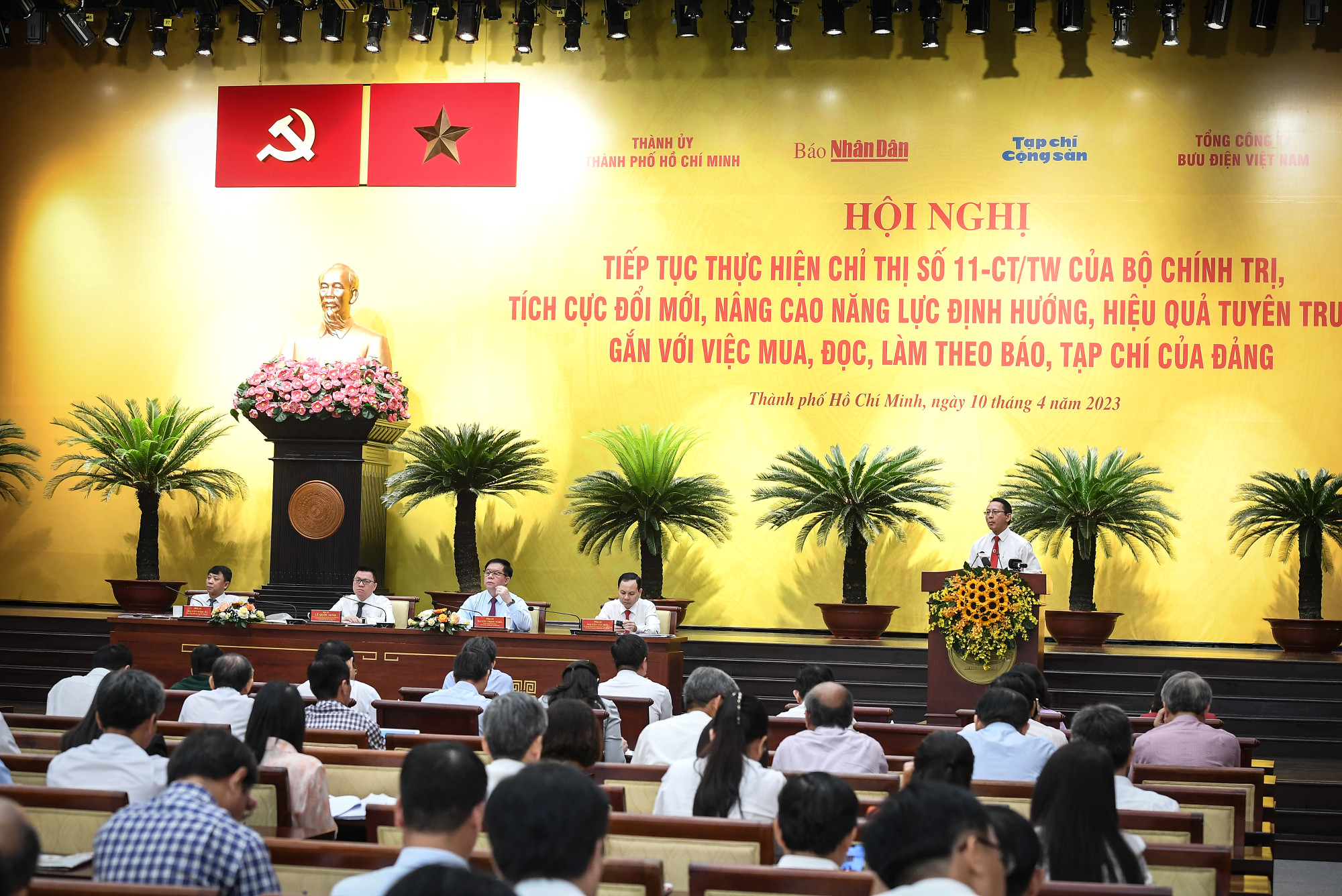 [Ảnh] Đổi mới nâng cao năng lực định hướng, hiệu quả tuyên truyền gắn với việc mua, đọc, làm theo báo, tạp chí Đảng ảnh 7