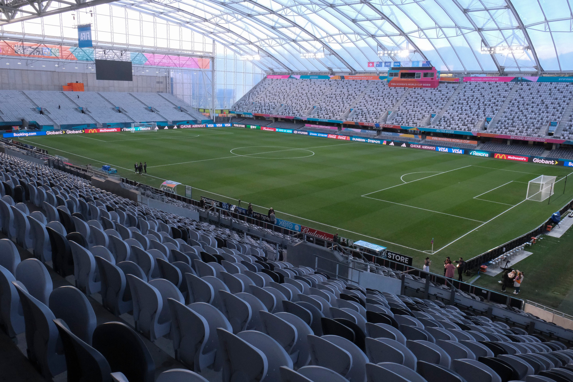 [Ảnh] “Sân khấu” cuối cùng của tuyển nữ Việt Nam tại World Cup nữ 2023: Mái bằng nhựa, khán đài khung thép ảnh 4