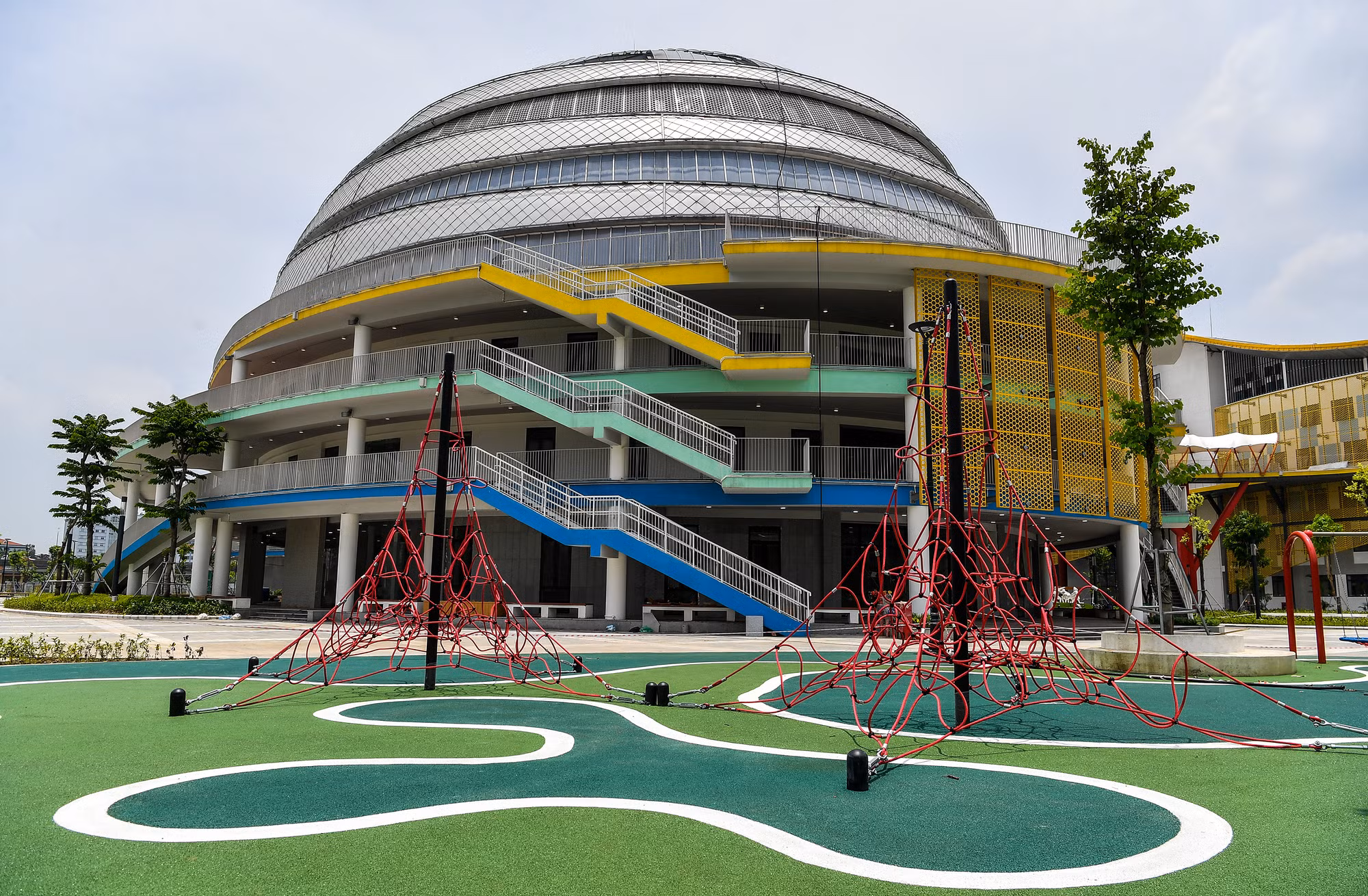 Hiện các hạng mục khu vui chơi, sinh hoạt ngoài trời nằm tại công viên và hồ điều hòa CV1 cơ bản đã hoàn thiện, sẵn sàng kết nối với Cung Thiếu nhi.