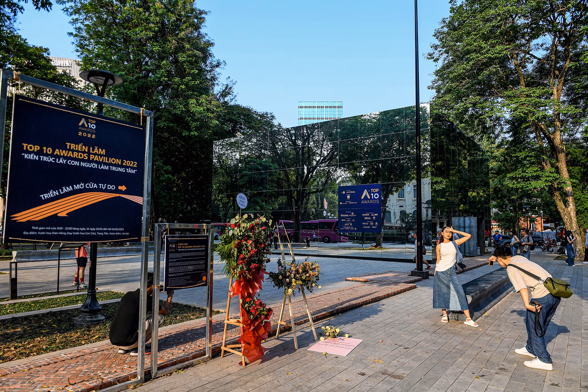 [Ảnh] Độc đáo nhà gương 3D khổng lồ tại vườn hoa Diên Hồng ảnh 12