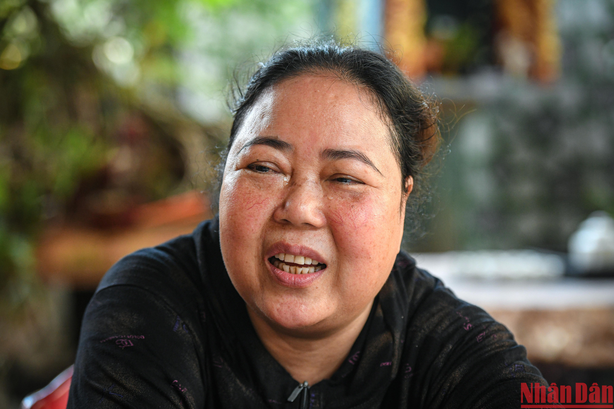 Chị Đỗ Thị Vinh ở khu phố 1, phường 2, thị xã Quảng Trị đã không cầm nổi nước mắt khi kể về câu chuyện liệt sĩ báo mộng.