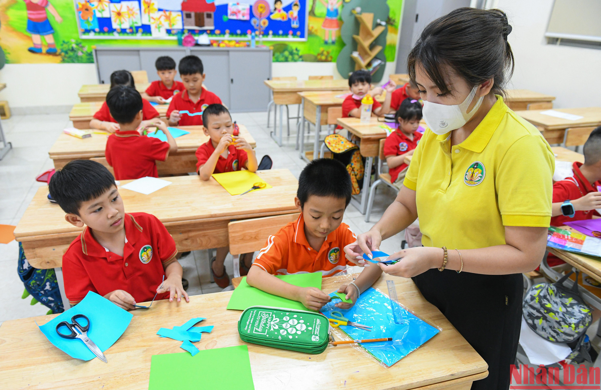 Lớp học hoạt động trải nghiệm được các con khá hào hứng.