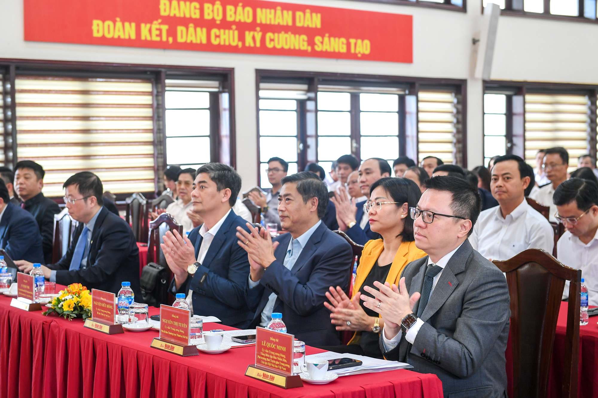 [Ảnh] Báo Nhân Dân ra mắt phụ trương về sáu vùng kinh tế-xã hội ảnh 2