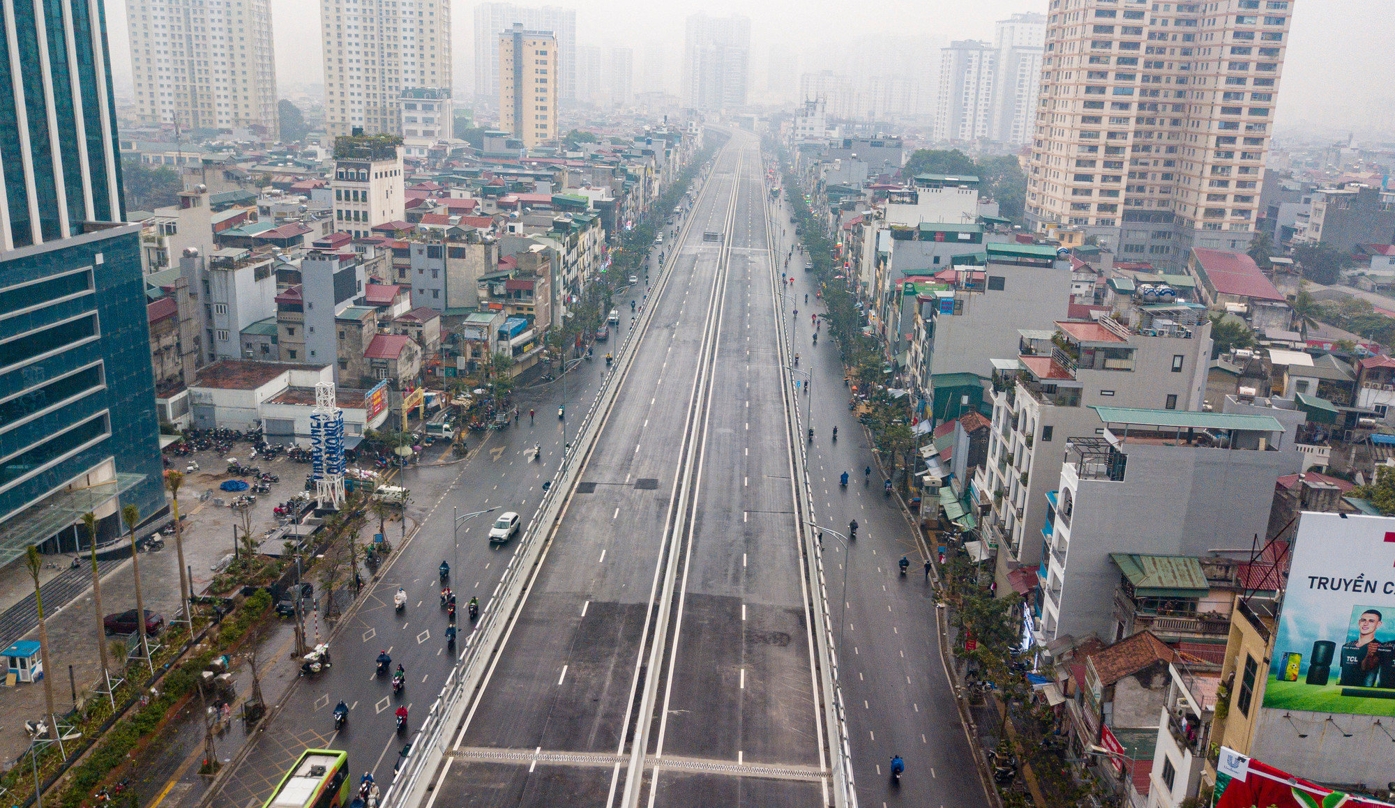 Đường Vành đai 2 trên cao cho phép phương tiện tránh được những khu vực ùn tắc, lưu thông với vận tốc cao ngay trong lòng đô thị trung tâm. Đường Vành đai 2 trên cao cho phép phương tiện tránh được những khu vực ùn tắc, lưu thông với vận tốc cao ngay trong lòng đô thị trung tâm.