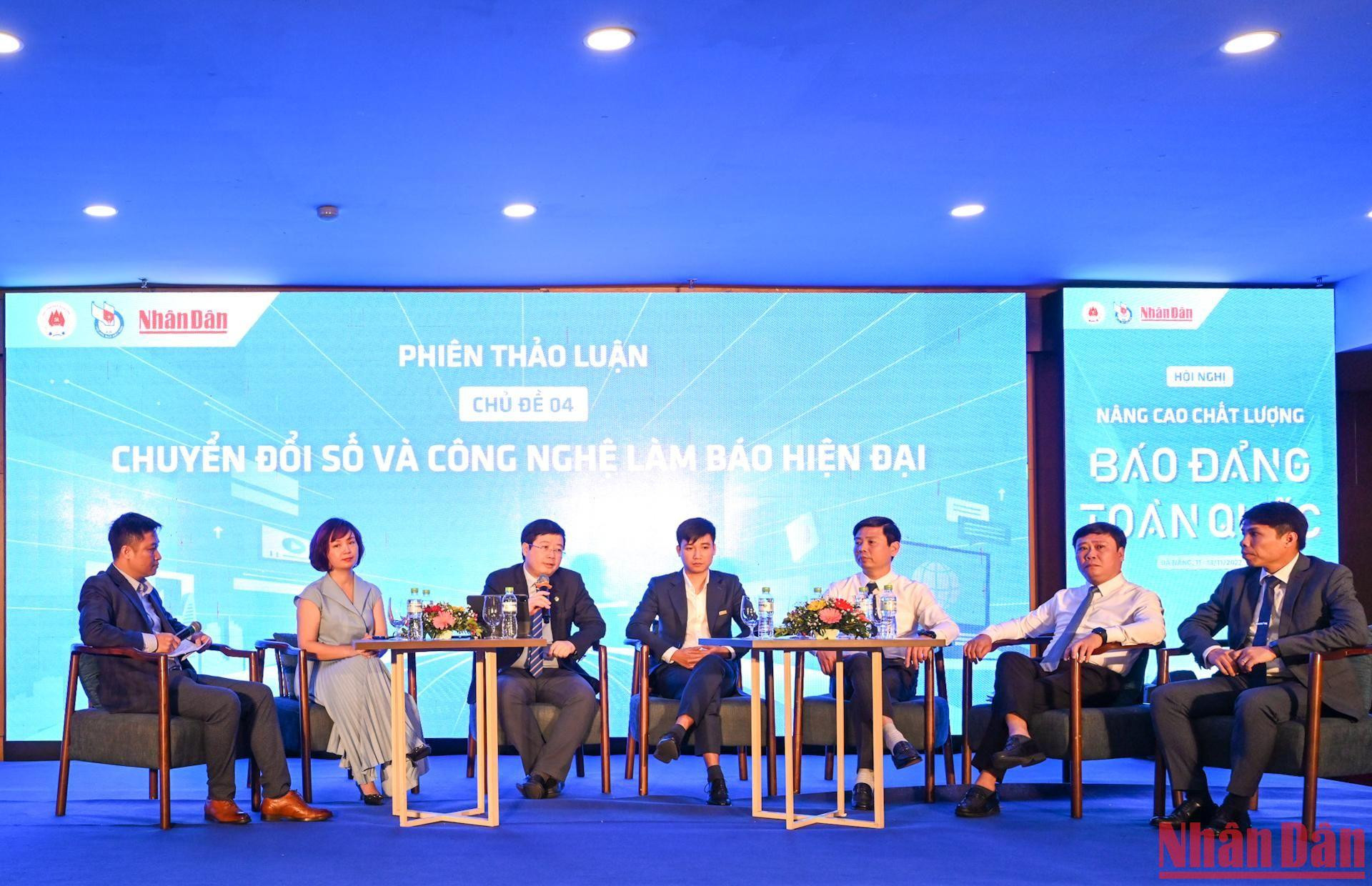 Chuyển đổi số và công nghệ làm báo hiện đại là chủ đề của phiên thảo luận thứ tư. Chuyển đổi số và công nghệ làm báo hiện đại là chủ đề của phiên thảo luận thứ tư.