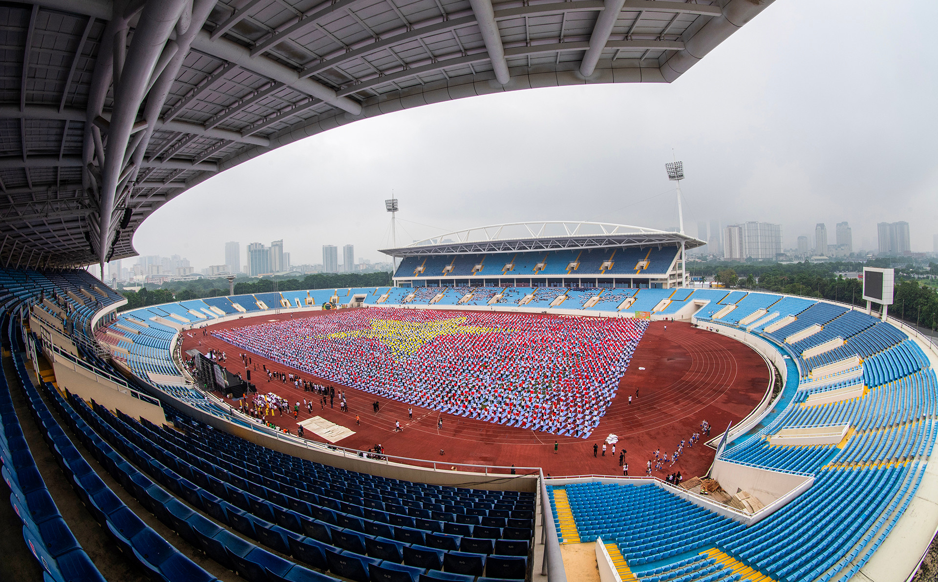 [Ảnh] 5.000 người đồng diễn yoga xếp hình lá cờ Tổ quốc, xác lập kỷ lục Việt Nam ảnh 11