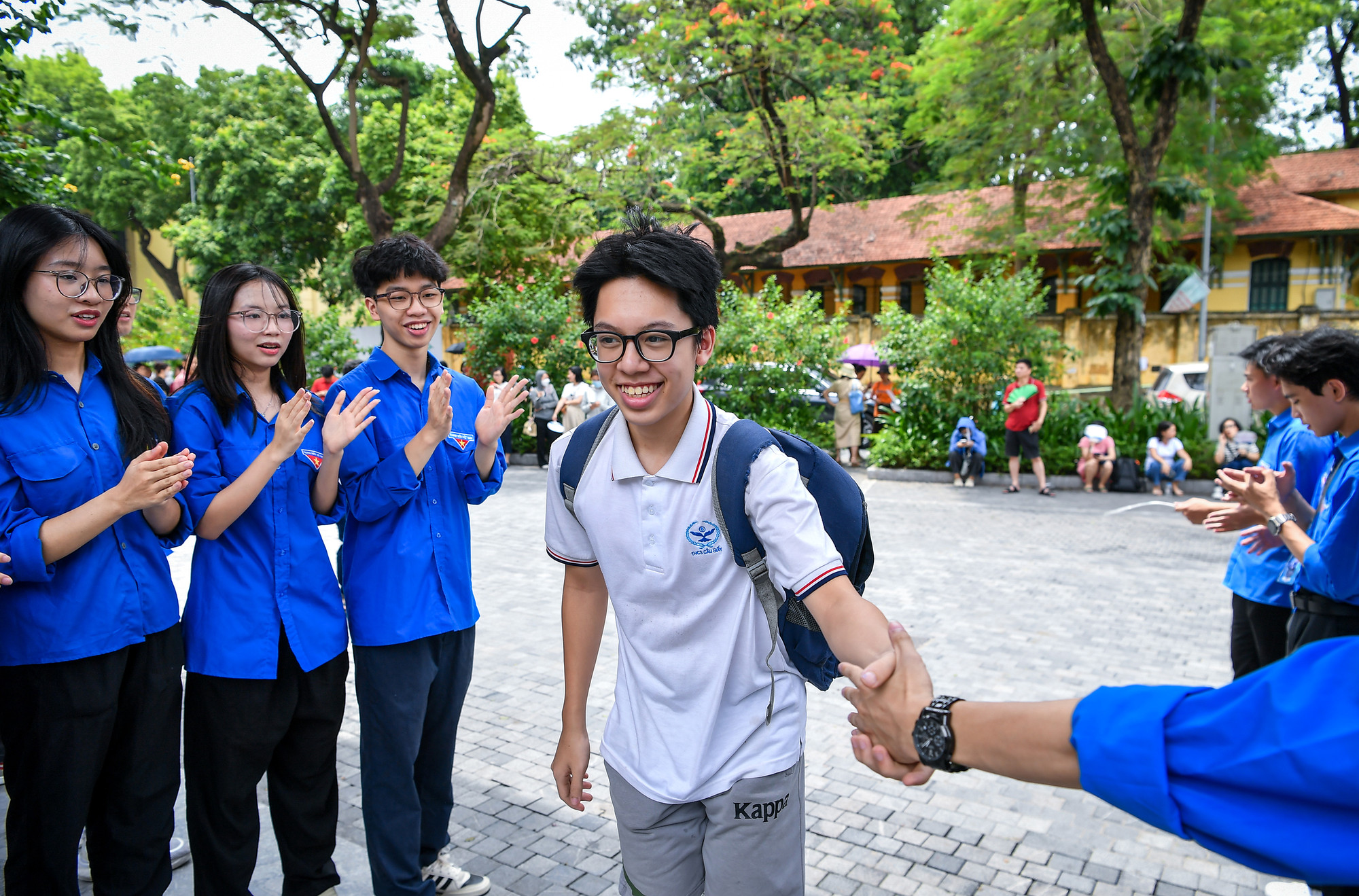 [Ảnh] Hơn 4.000 tình nguyện viên đồng hành, tiếp sức thí sinh thi vào lớp 10 tại Hà Nội ảnh 5