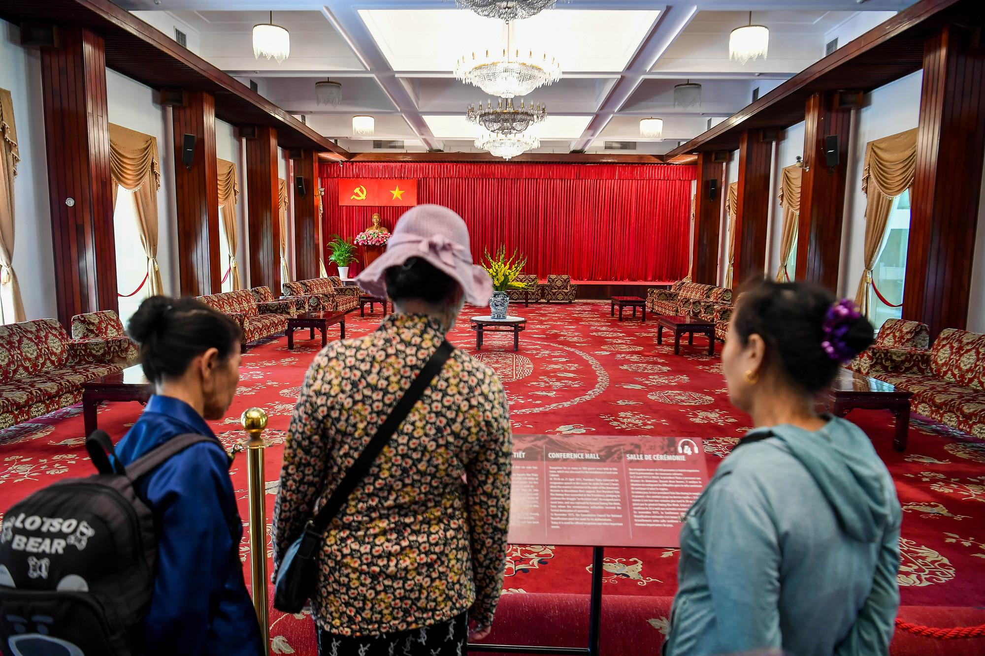 Hình ảnh phòng khánh tiết bên trong Dinh Độc Lập