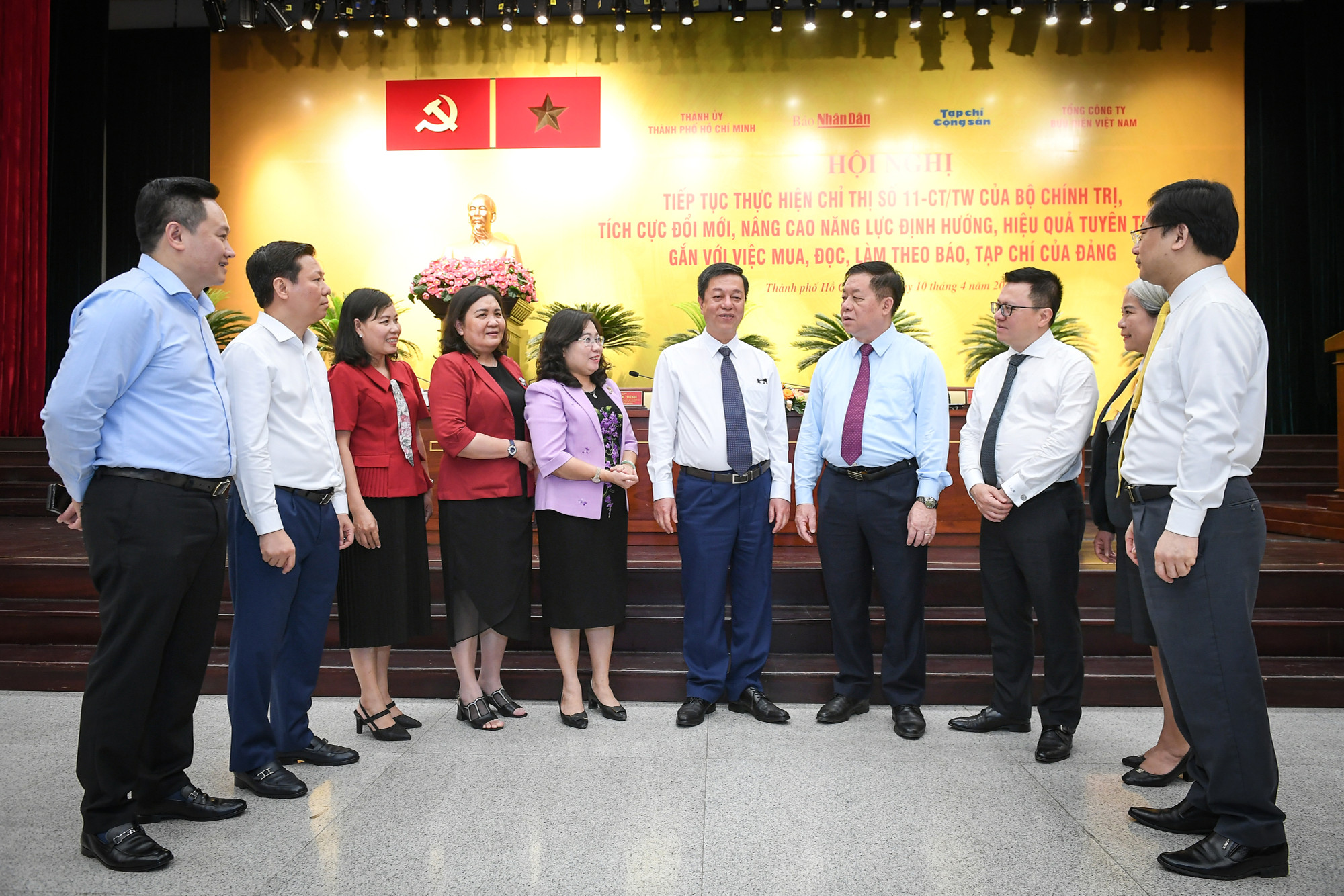 [Ảnh] Đổi mới nâng cao năng lực định hướng, hiệu quả tuyên truyền gắn với việc mua, đọc, làm theo báo, tạp chí Đảng ảnh 10