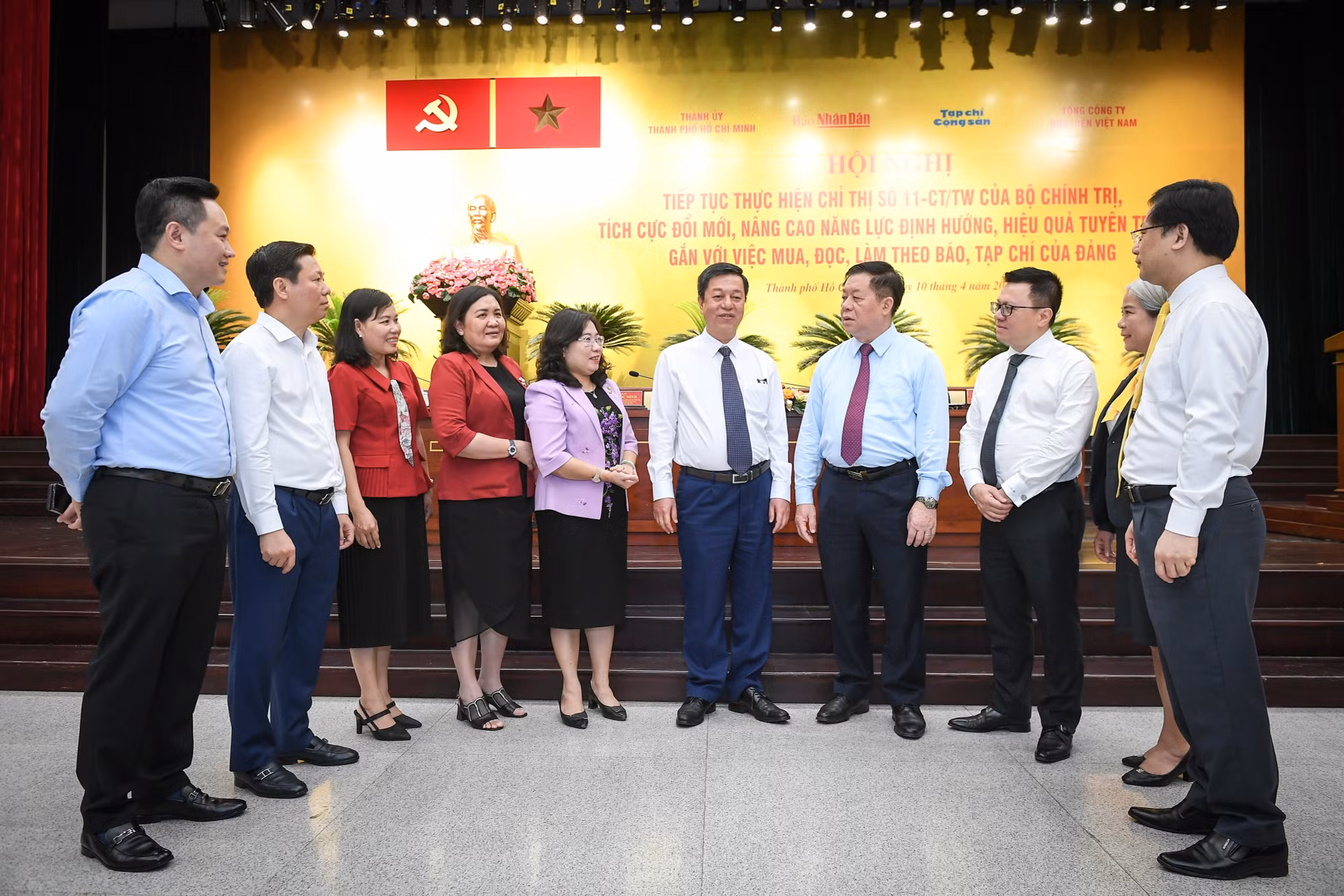 [Ảnh] Đổi mới nâng cao năng lực định hướng, hiệu quả tuyên truyền gắn với việc mua, đọc, làm theo báo, tạp chí Đảng ảnh 10