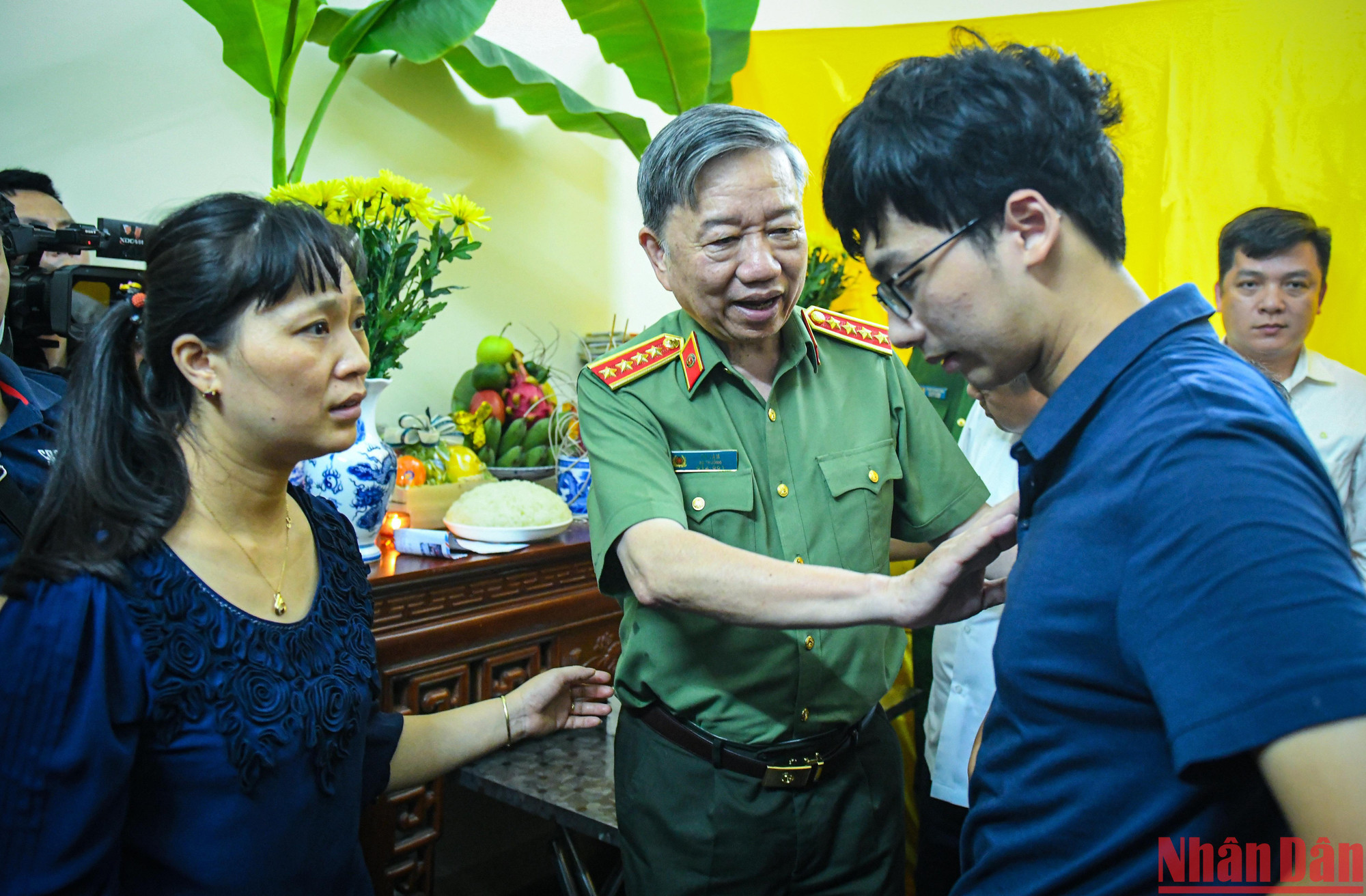 Đại tướng Tô Lâm, Bộ trưởng Công an động viên con trai cả Thượng tá Đặng Anh Quân.
