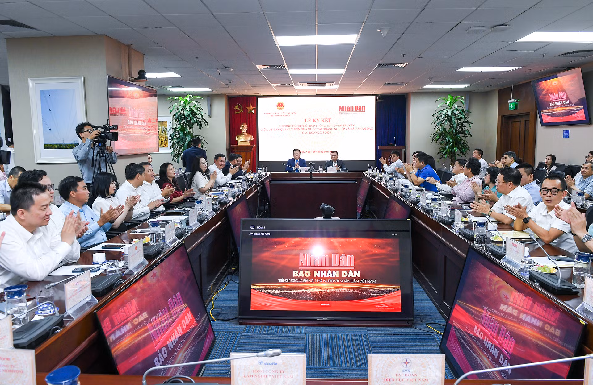 Quang cảnh buổi lễ.