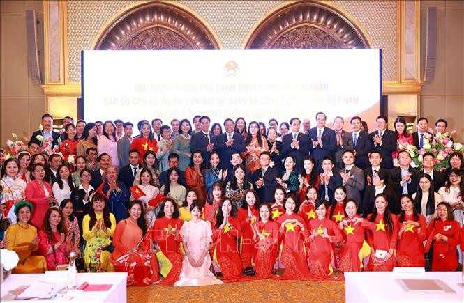 [Ảnh] Thủ tướng Phạm Minh Chính gặp đại diện cộng đồng người Việt Nam tại UAE ảnh 7