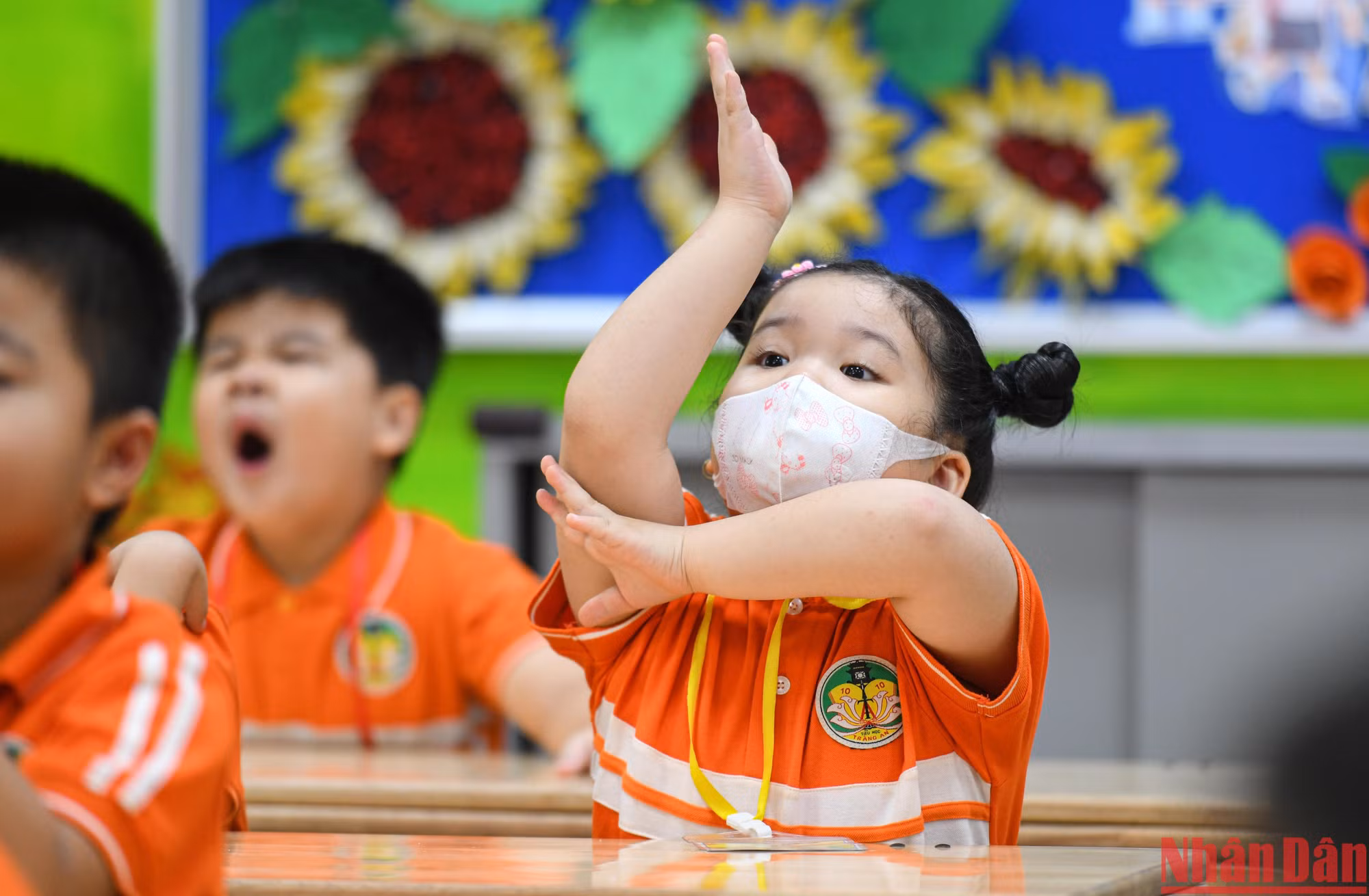 [Ảnh] Tuần đầu đi học của học sinh lớp 1 